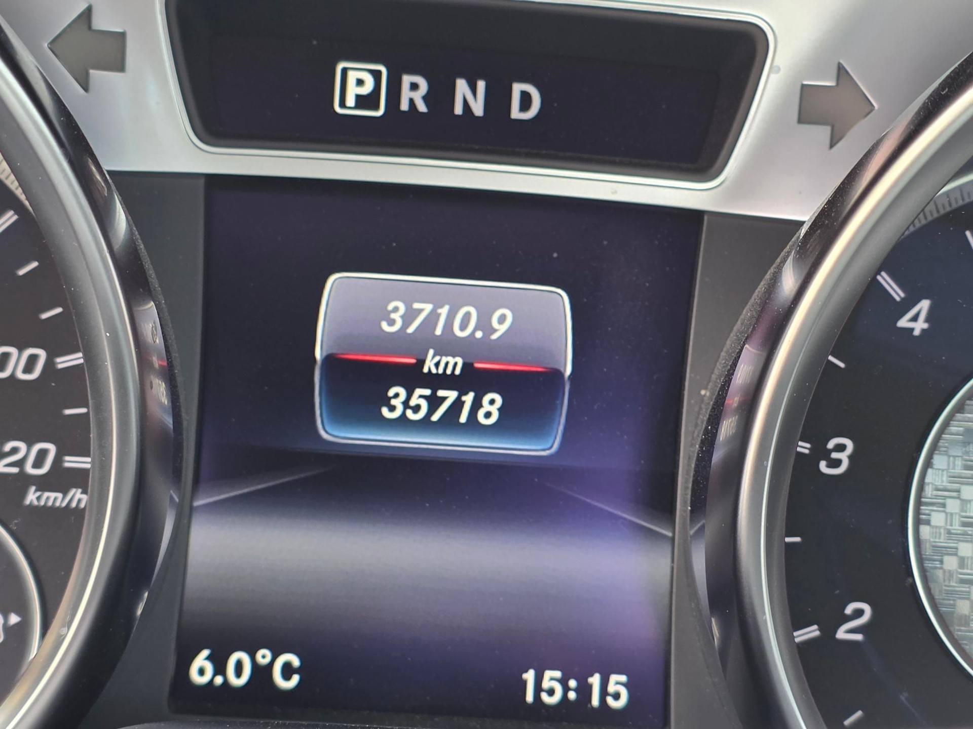MERCEDES-BENZ SL 63 AMG Speedshift (Cabriolet)-image-7