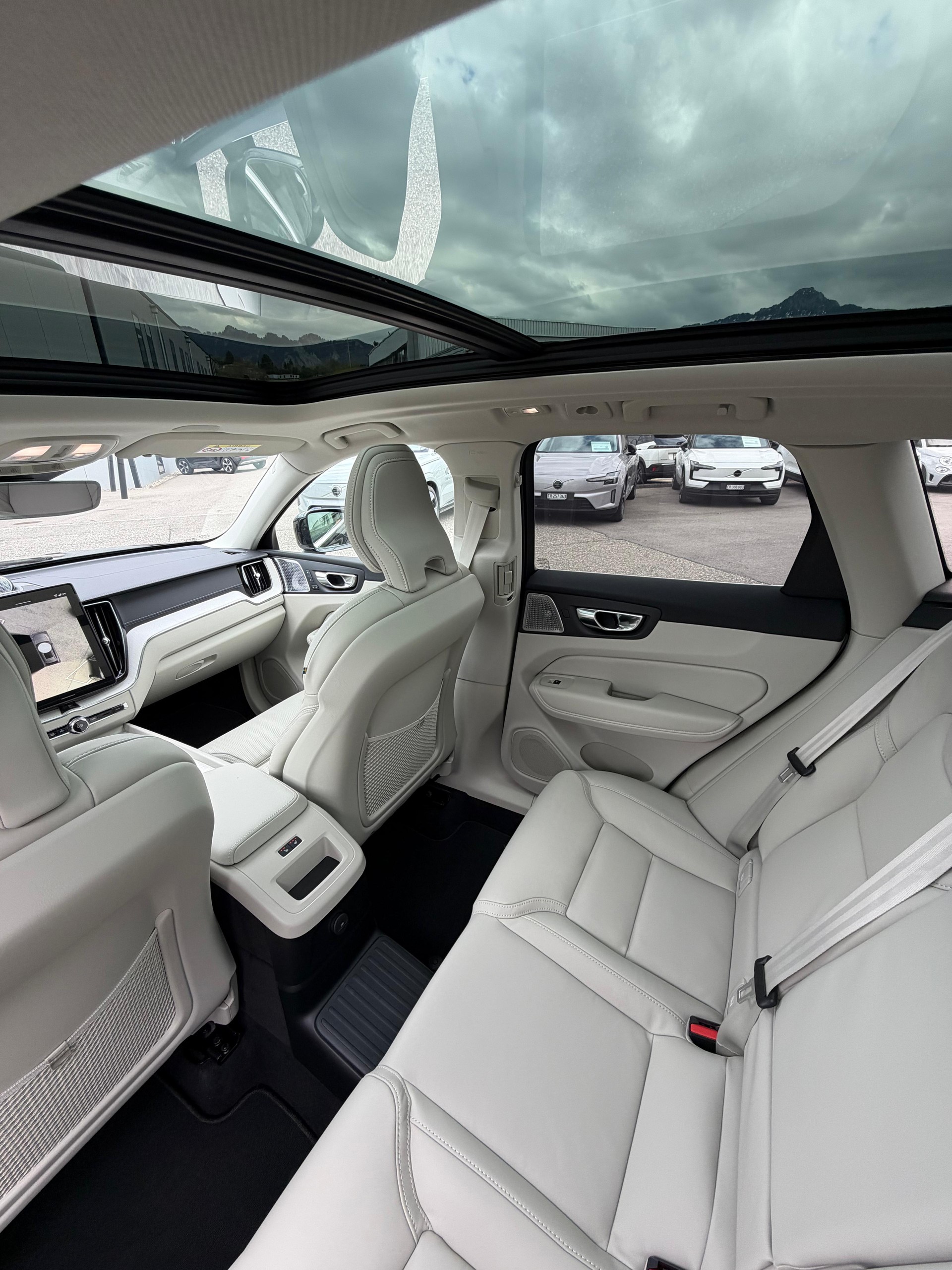 VOLVO XC60 2.0 T8 TE Ultra Bright eAWD-image-19