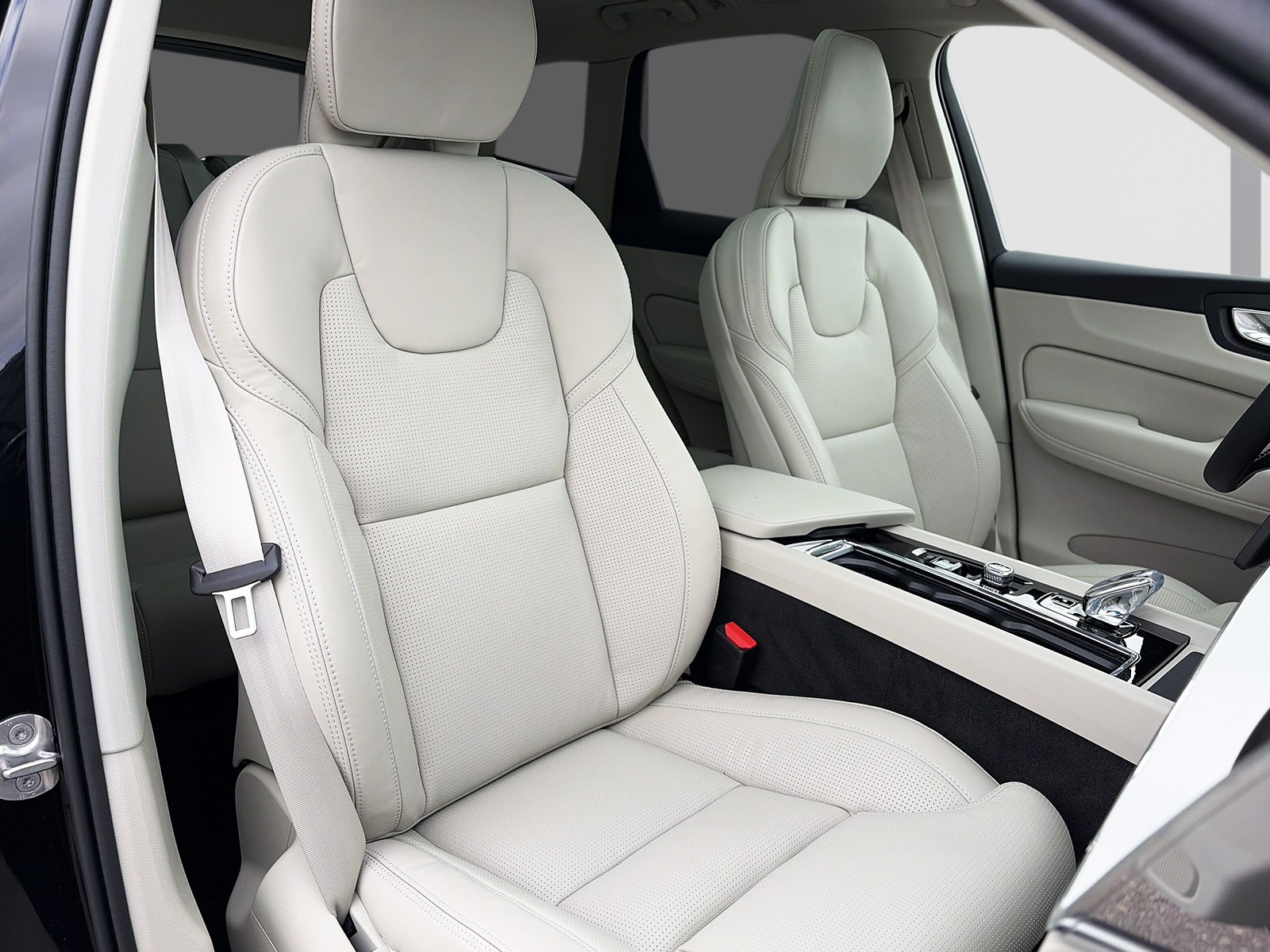 VOLVO XC60 2.0 T8 TE Ultra Bright eAWD-image-11