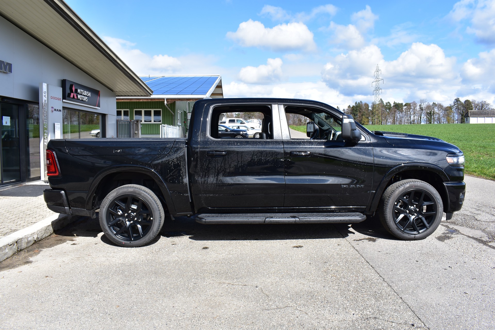 DODGE RAM 1500 CrewCab Laramie Night 3.0 Hurricane-image-3
