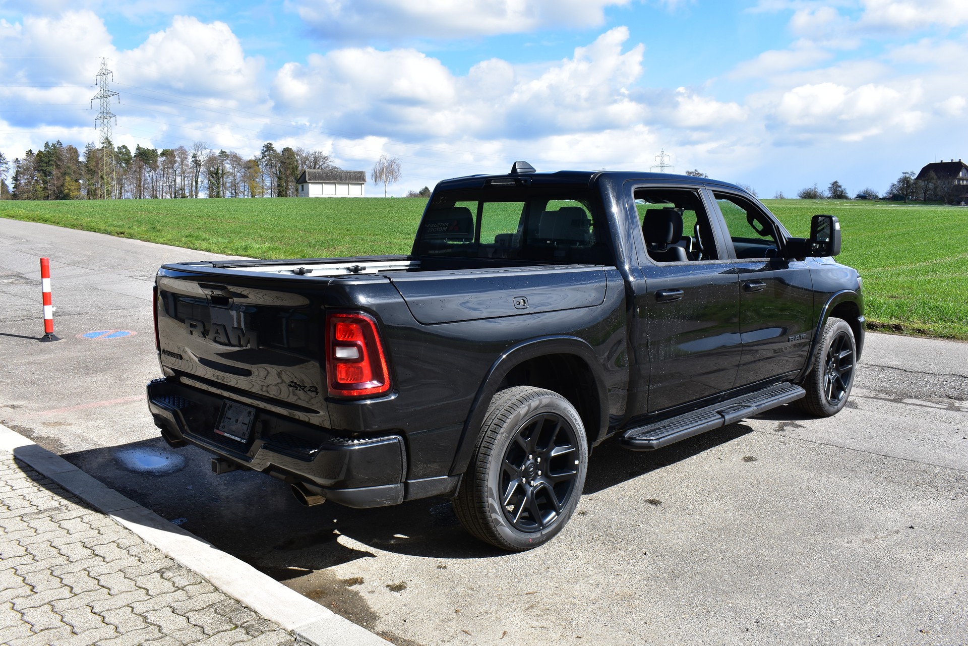 DODGE RAM 1500 CrewCab Laramie Night 3.0 Hurricane-image-4