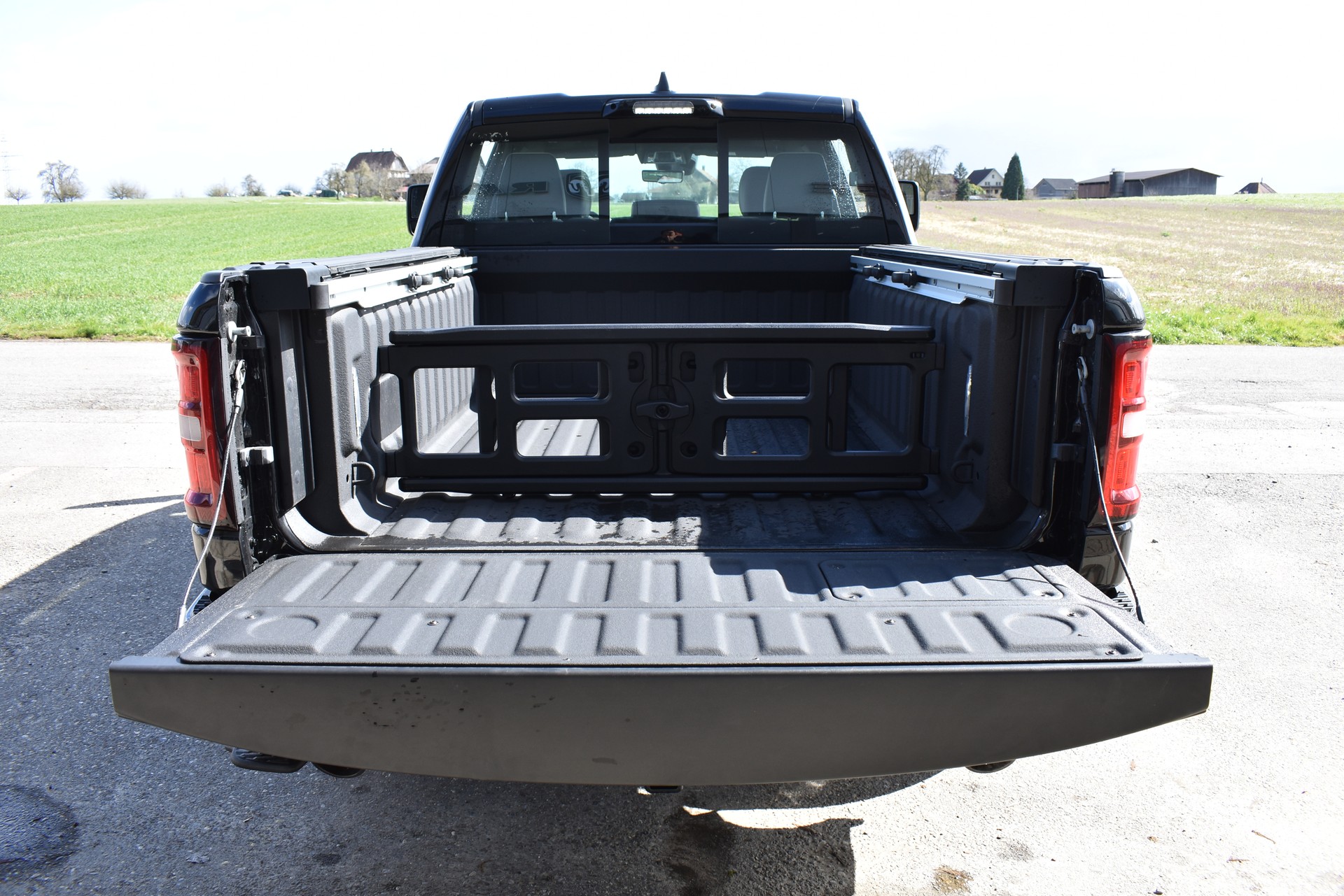 DODGE RAM 1500 CrewCab Laramie Night 3.0 Hurricane-image-6