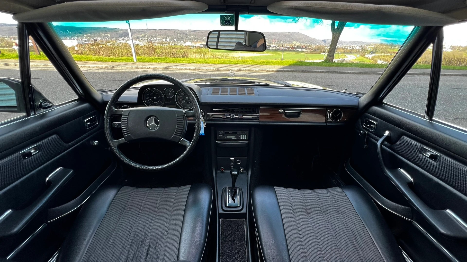 MERCEDES-BENZ 280 CE AUTOMATIK l 188 PS-image-23