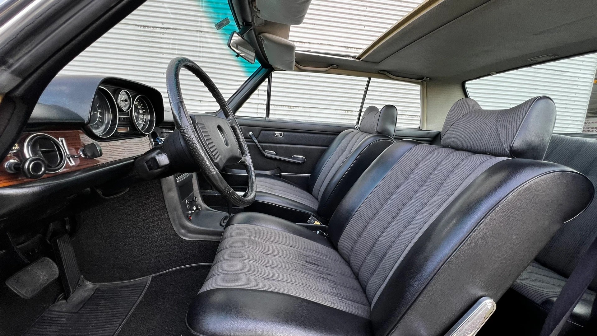 MERCEDES-BENZ 280 CE AUTOMATIK l 188 PS-image-28