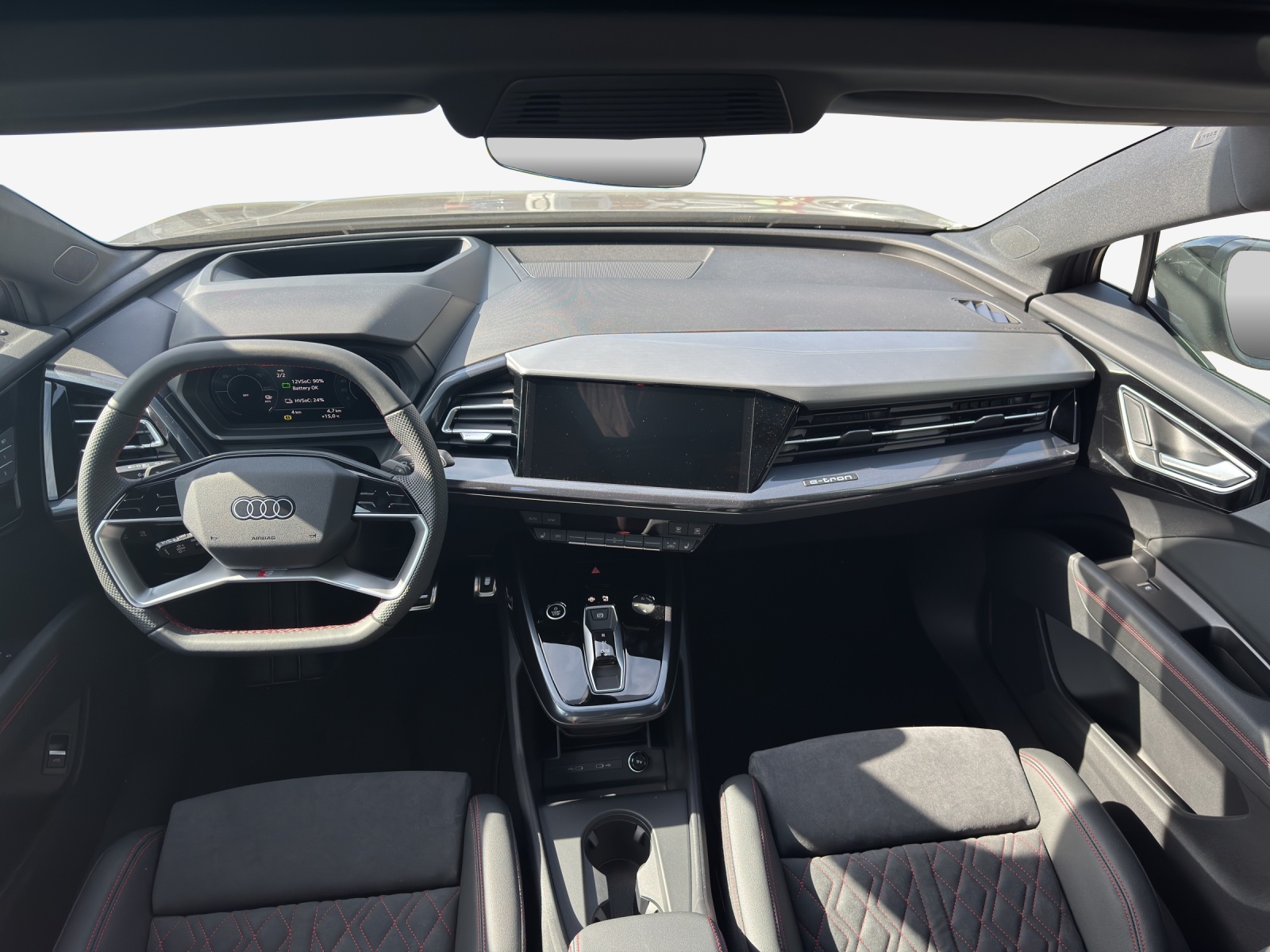 AUDI Q4 e-tron 45 Edition Swiss Ski quattro-image-8