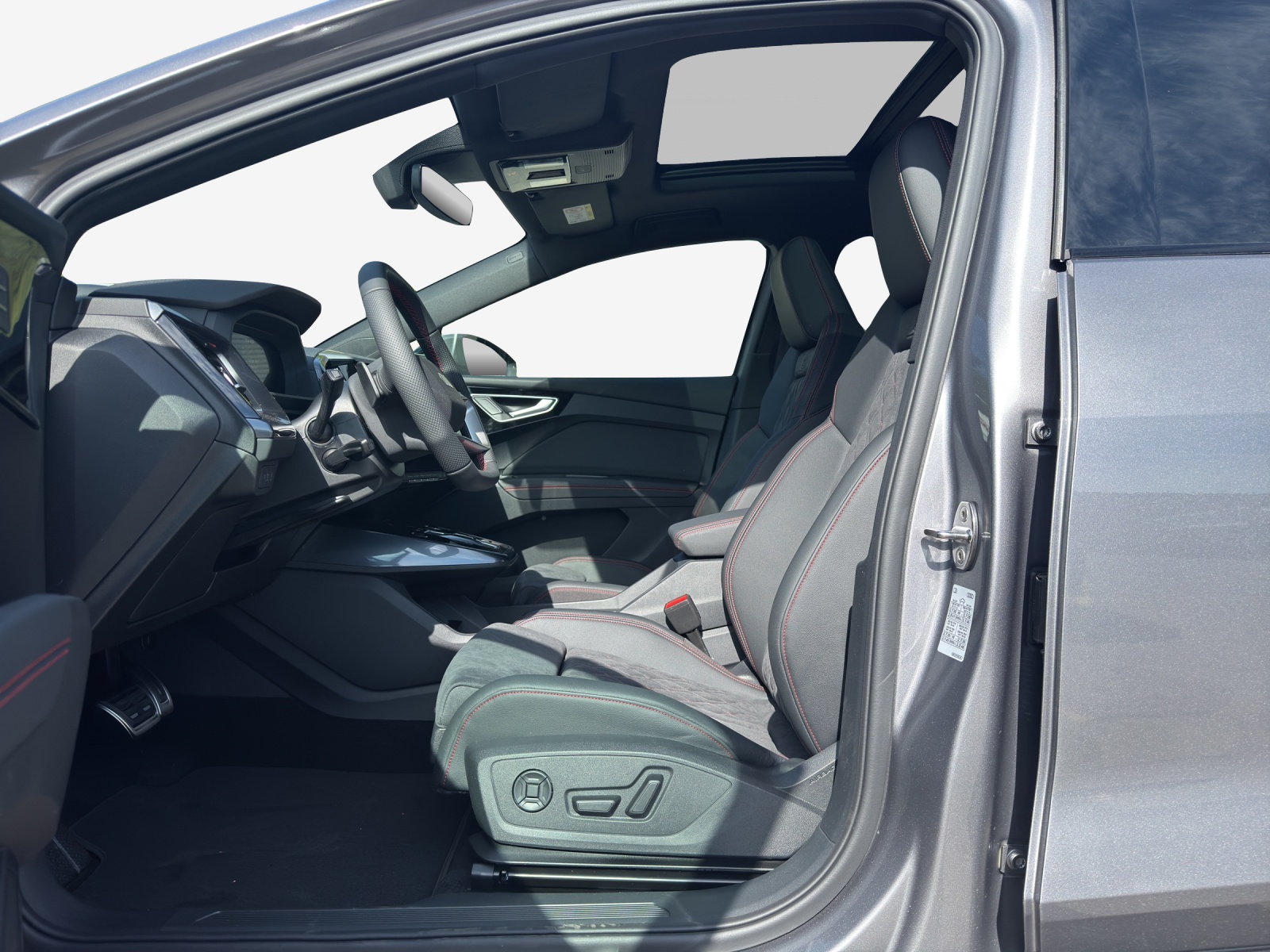 AUDI Q4 e-tron 45 Edition Swiss Ski quattro-image-7