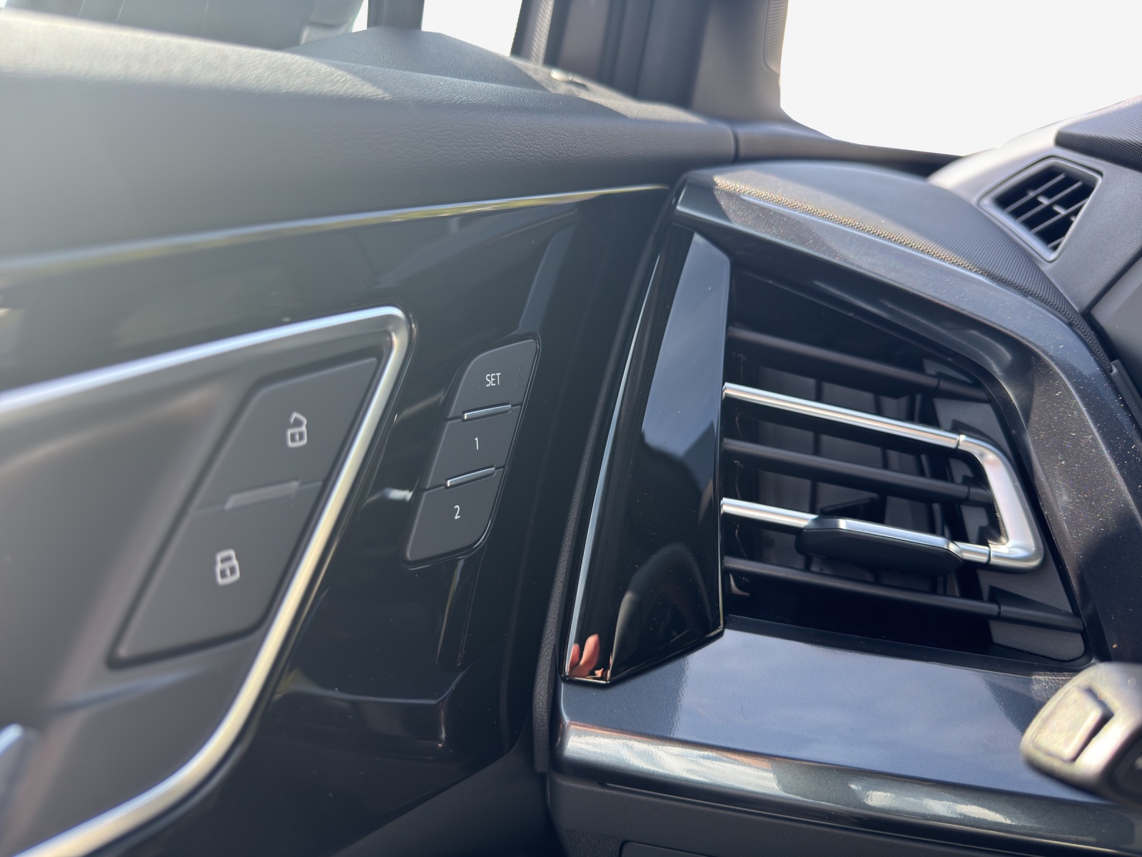 AUDI Q4 e-tron 45 Edition Swiss Ski quattro-image-15
