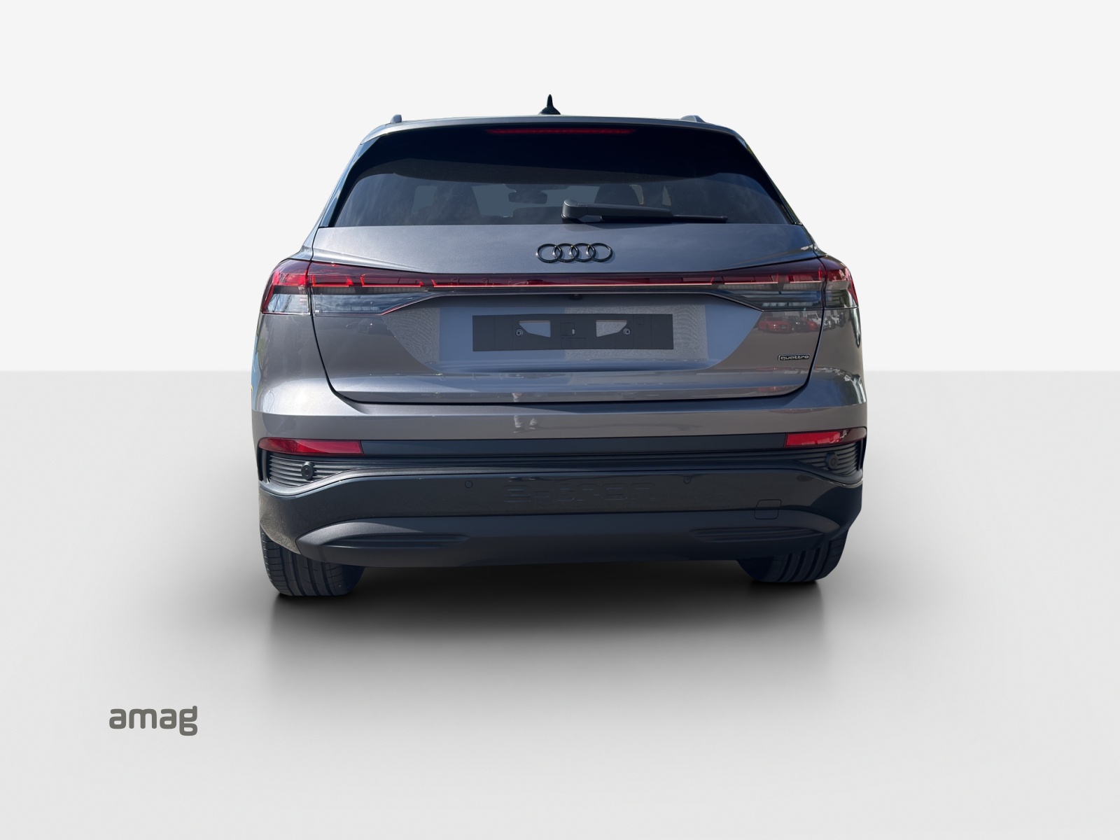 AUDI Q4 e-tron 45 Edition Swiss Ski quattro-image-3