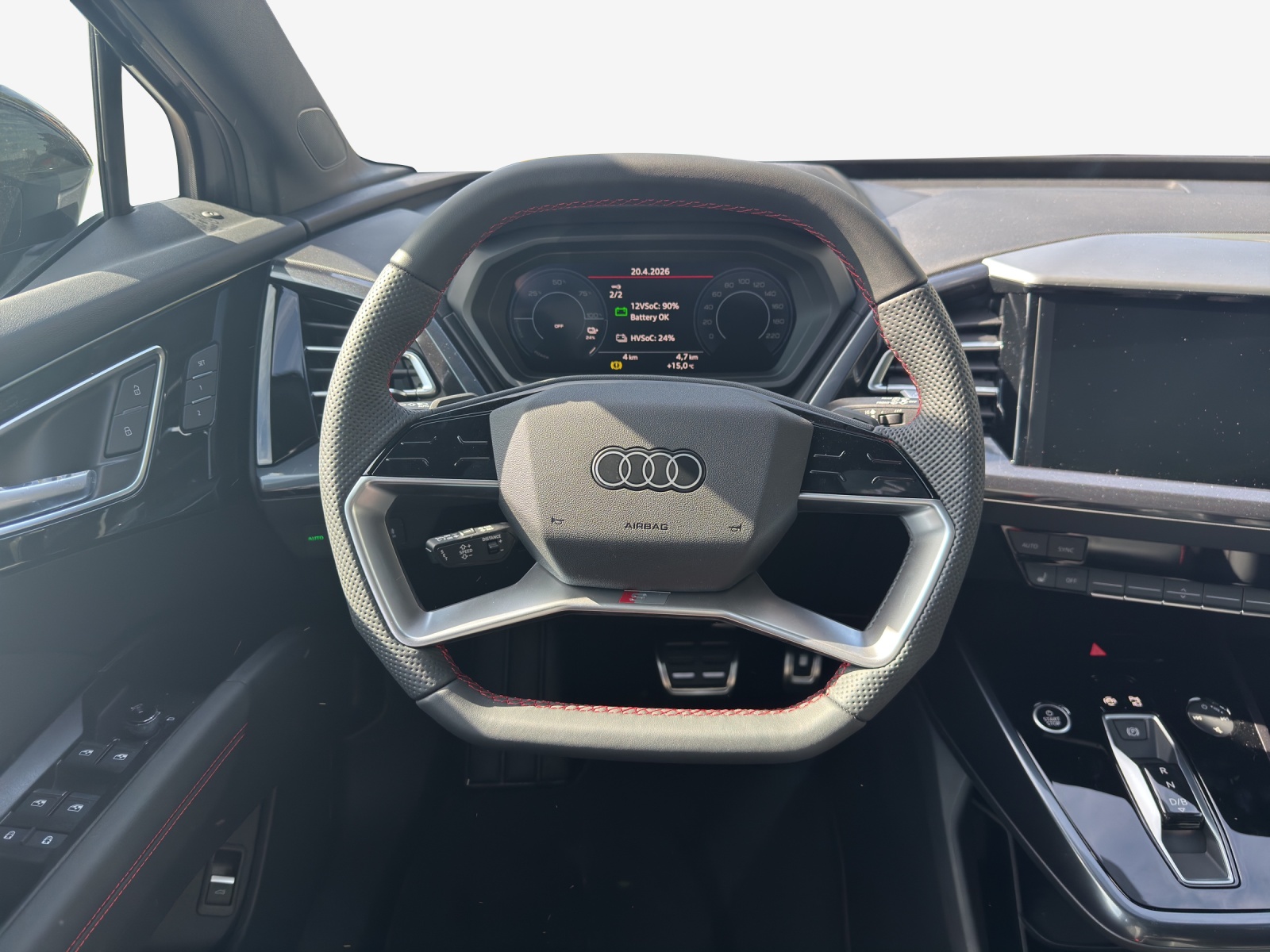 AUDI Q4 e-tron 45 Edition Swiss Ski quattro-image-9