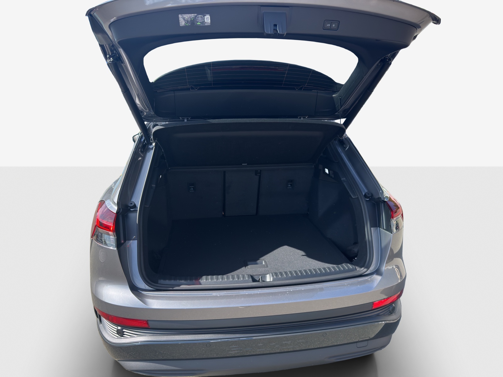 AUDI Q4 e-tron 45 Edition Swiss Ski quattro-image-12