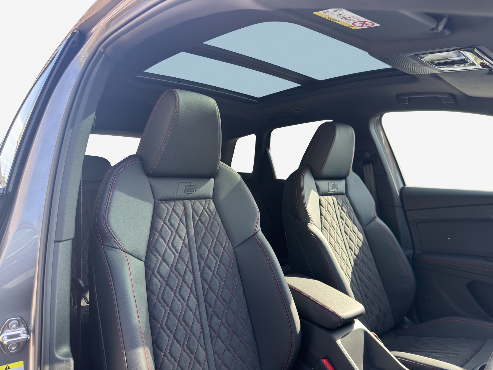 AUDI Q4 e-tron 45 Edition Swiss Ski quattro-image-14