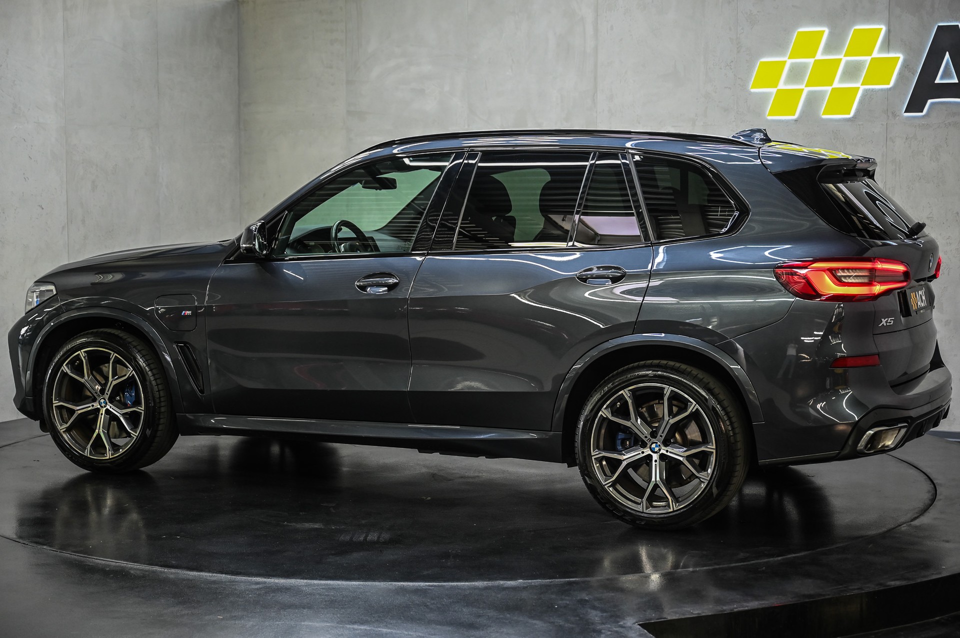 BMW X5 45e xDrive SAG M Paket-image-5