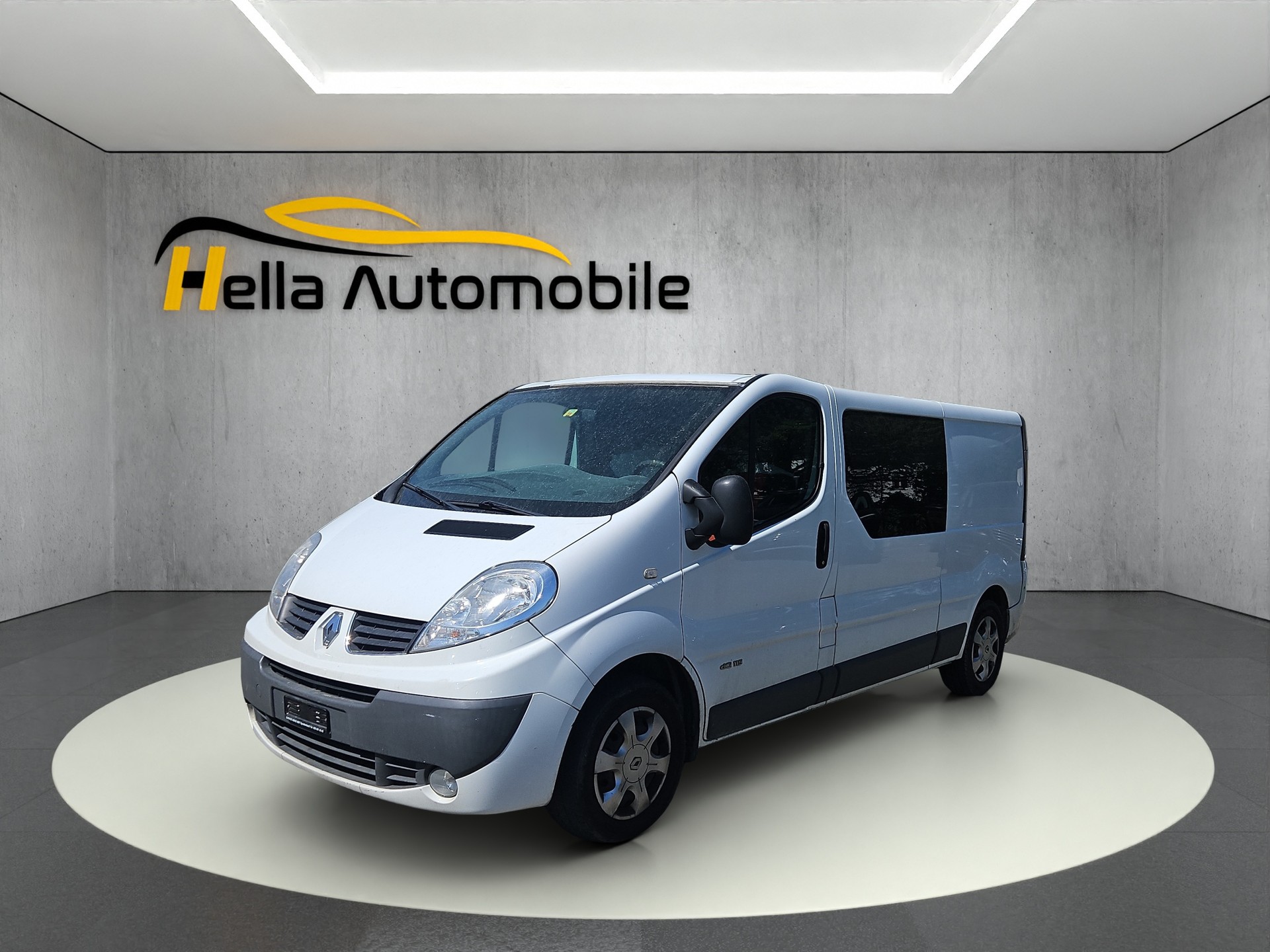 RENAULT Trafic 2.0 dCi 115 L2H1-image-0
