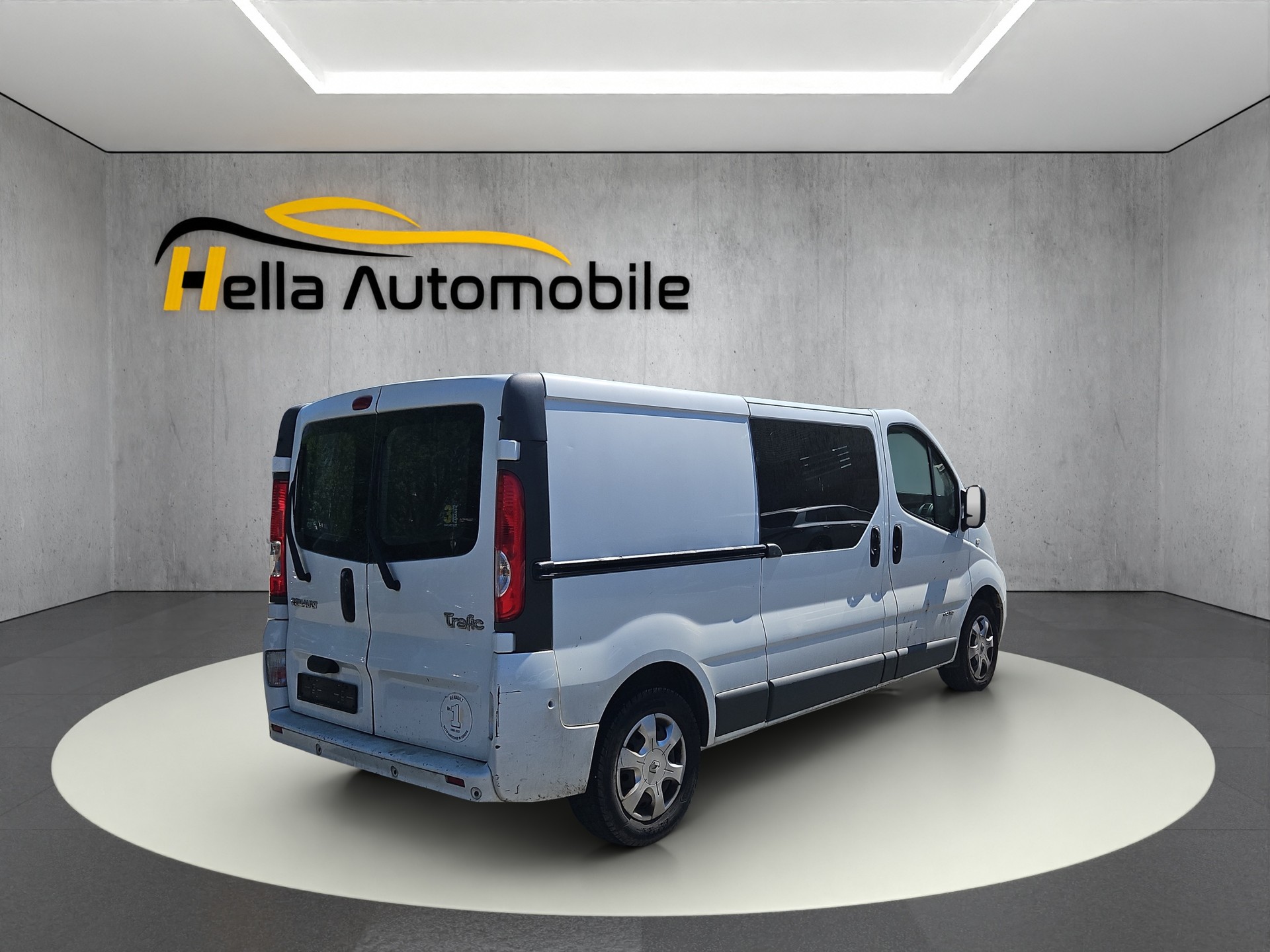 RENAULT Trafic 2.0 dCi 115 L2H1-image-2