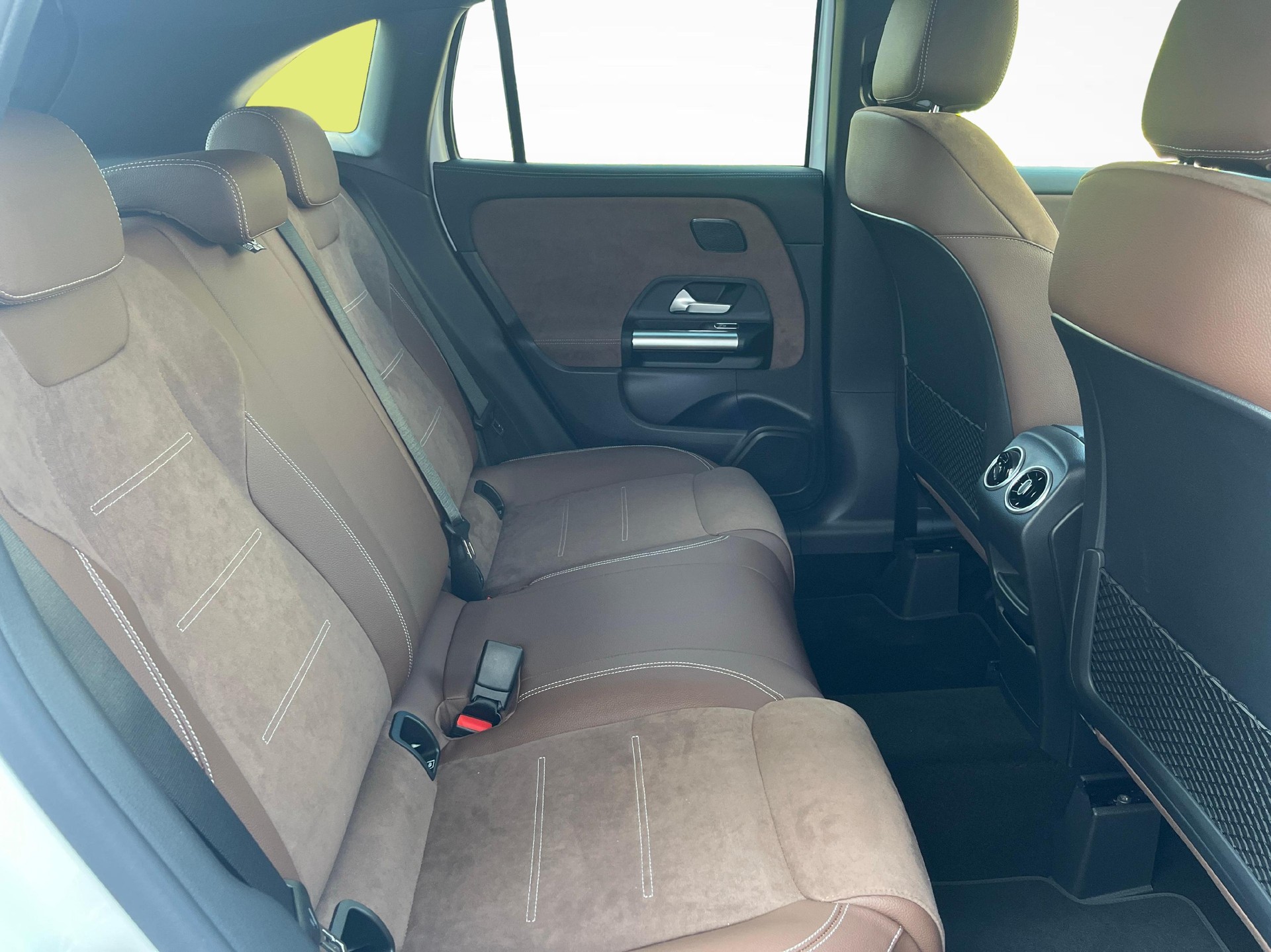 MERCEDES-BENZ GLA 250 e EQ Star AMG Line-image-10