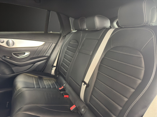 MERCEDES-BENZ EQC 400 AMG Line 4Matic-image-10
