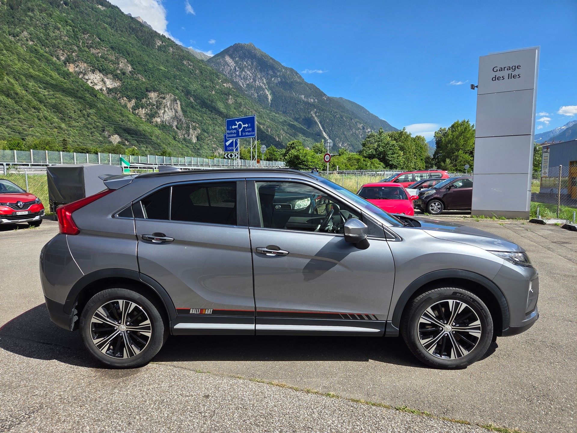 MITSUBISHI Eclipse Cross 1.5 T-Mivec Style 4WD CVT-image-0