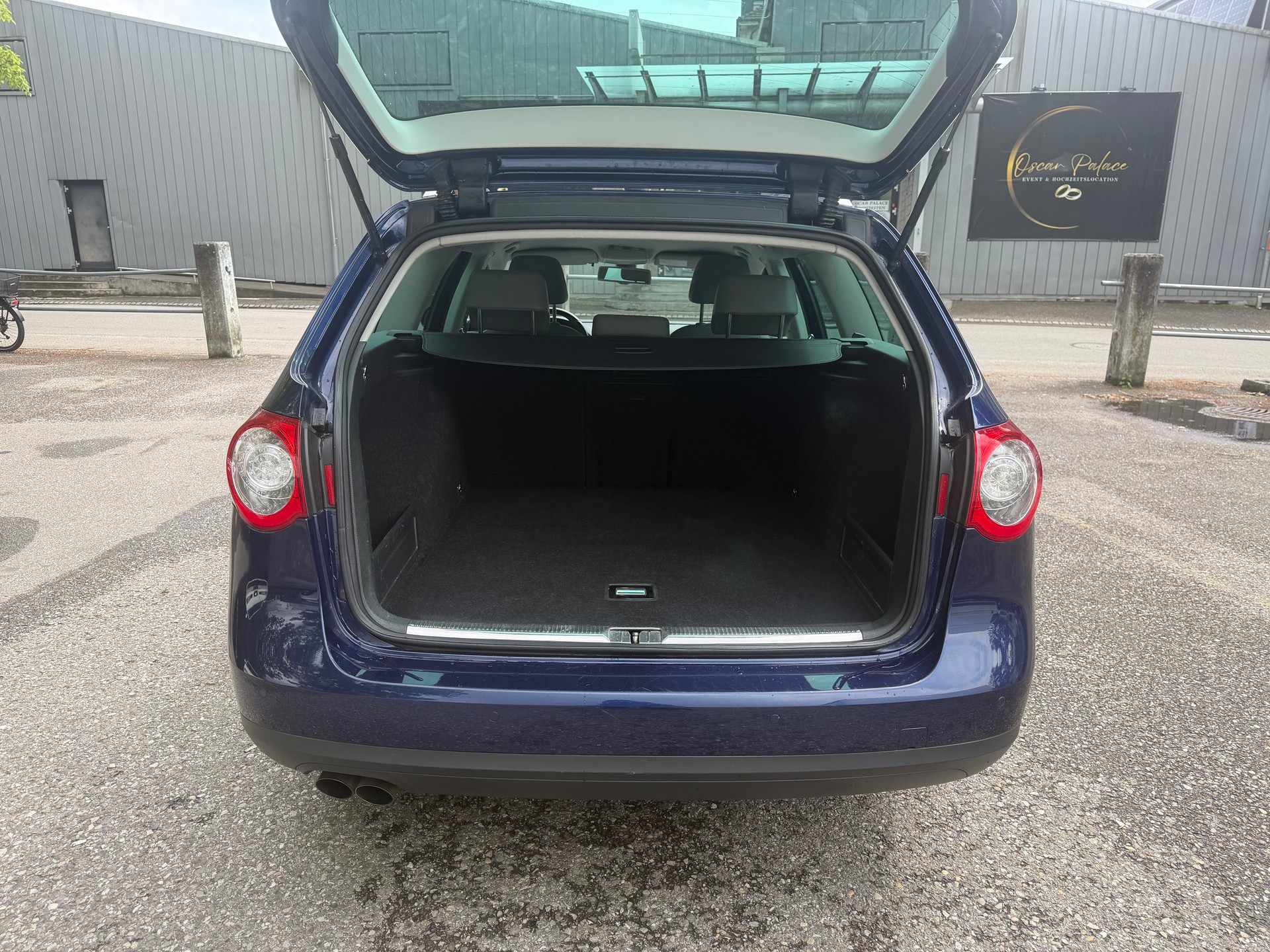 VW Passat Variant 2.0 TDI Highline DSG * Voll-Leder * Navigation * Xenon * PDC V&H * Tempomat * Letzte MFK 11.2024 * B5a-image-12