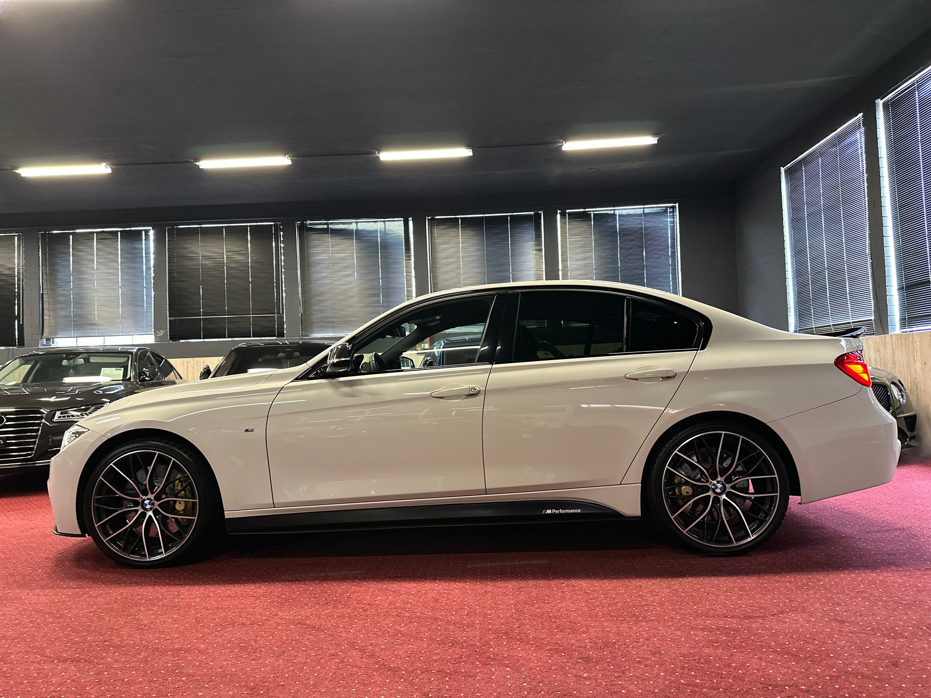 BMW 335i xDrive Steptronic-image-10