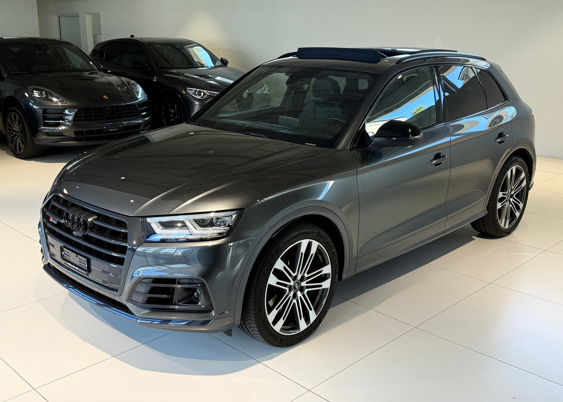 AUDI SQ5 3.0 TFSI quattro S-tronic***Panoramadach***Leder***Distanzregler***21 Zoll***Daytonagrau***-showroom-element-2