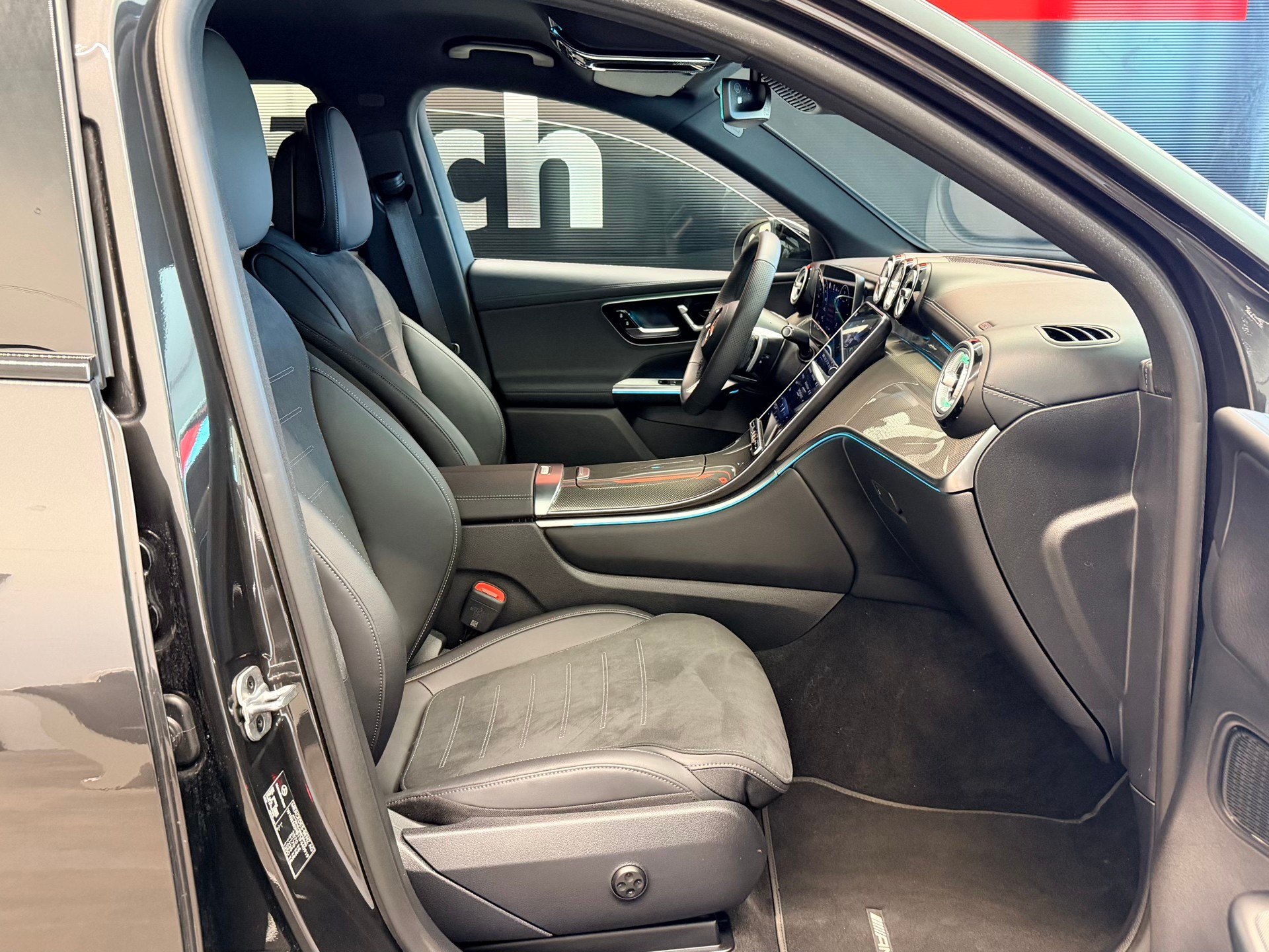 MERCEDES-BENZ GLC 300 d AMG 4Matic 9G-Tronic-image-20