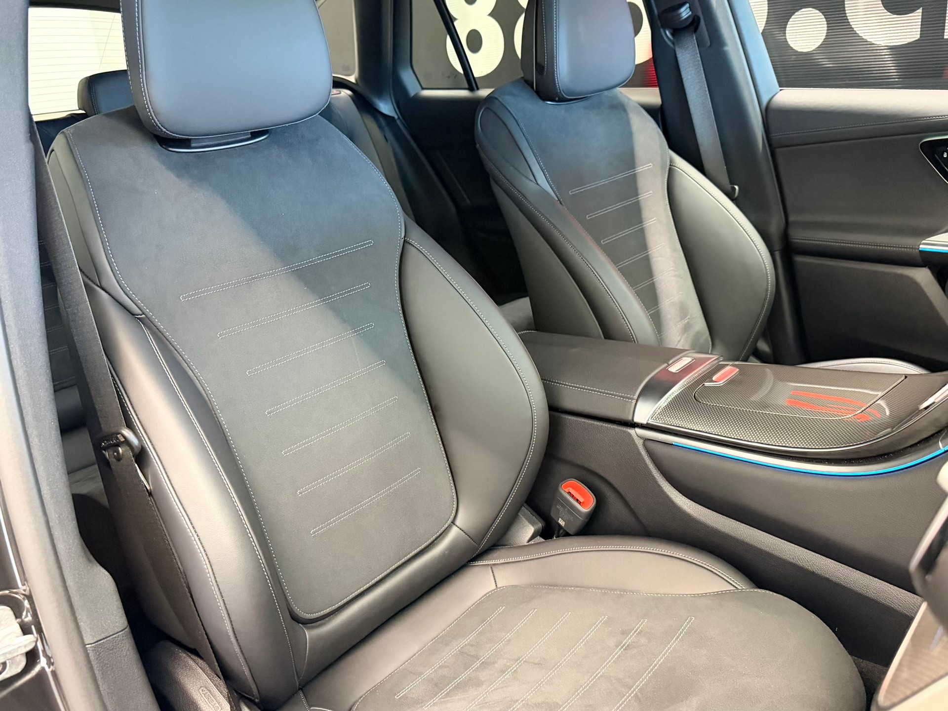 MERCEDES-BENZ GLC 300 d AMG 4Matic 9G-Tronic-image-21