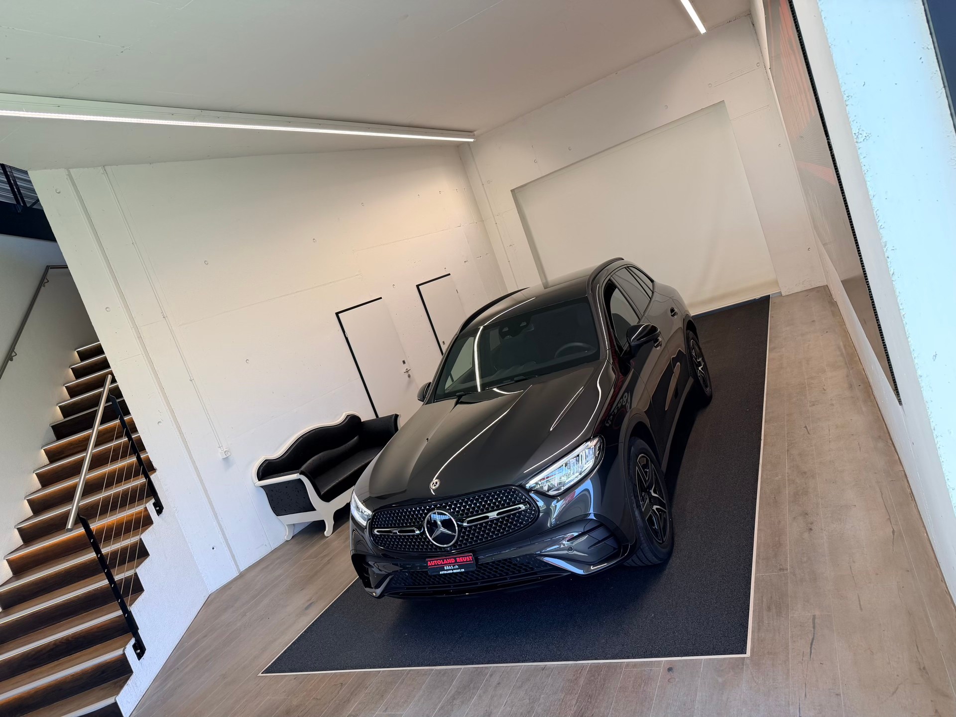 MERCEDES-BENZ GLC 300 d AMG 4Matic 9G-Tronic-image-3