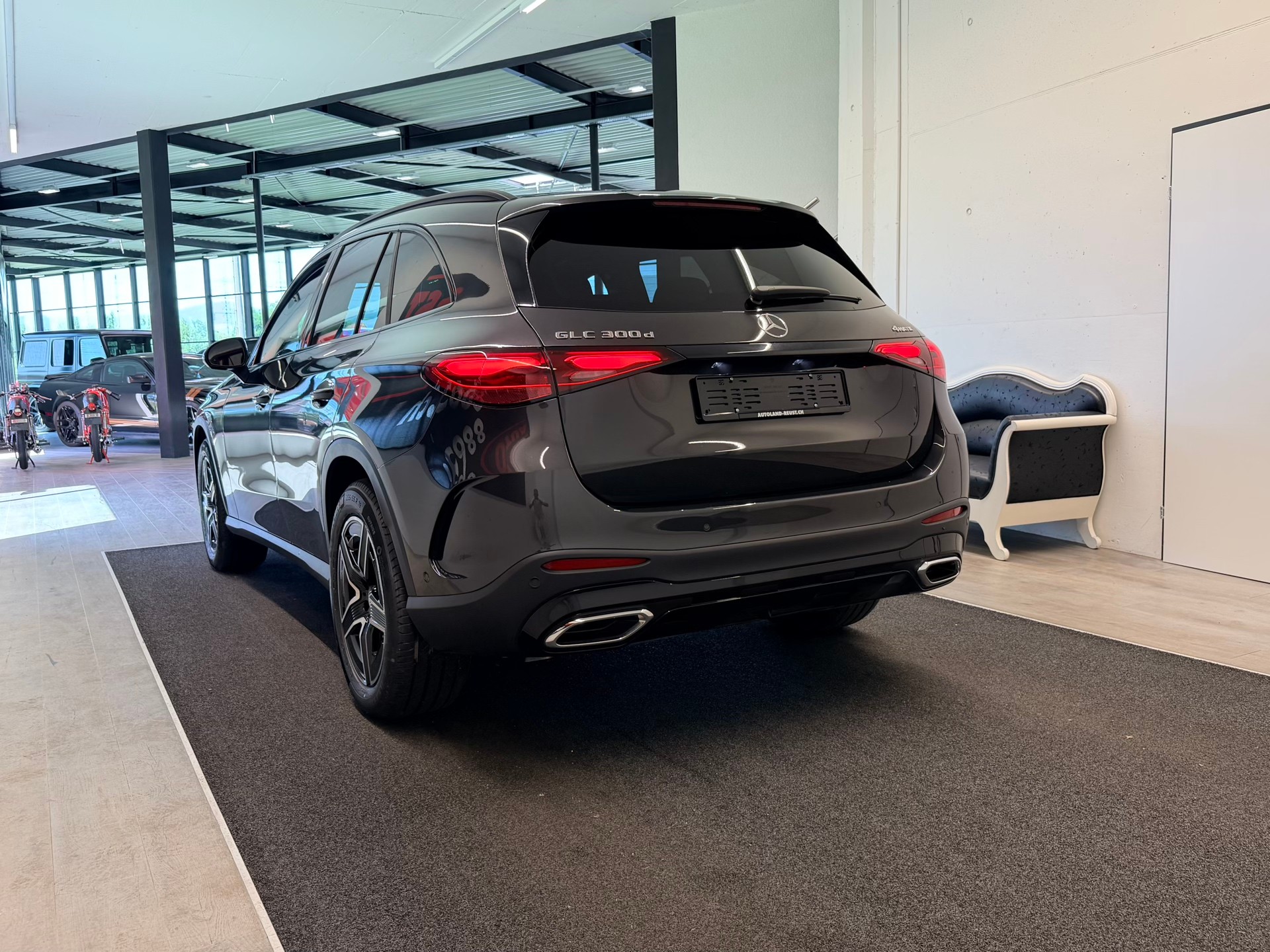 MERCEDES-BENZ GLC 300 d AMG 4Matic 9G-Tronic-image-7