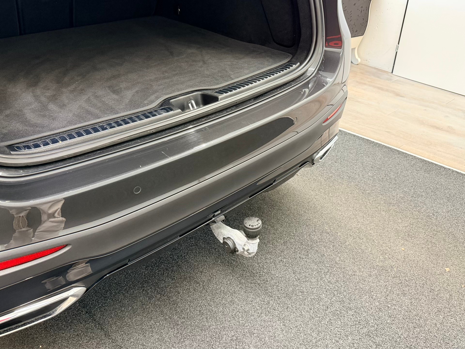 MERCEDES-BENZ GLC 300 d AMG 4Matic 9G-Tronic-image-10