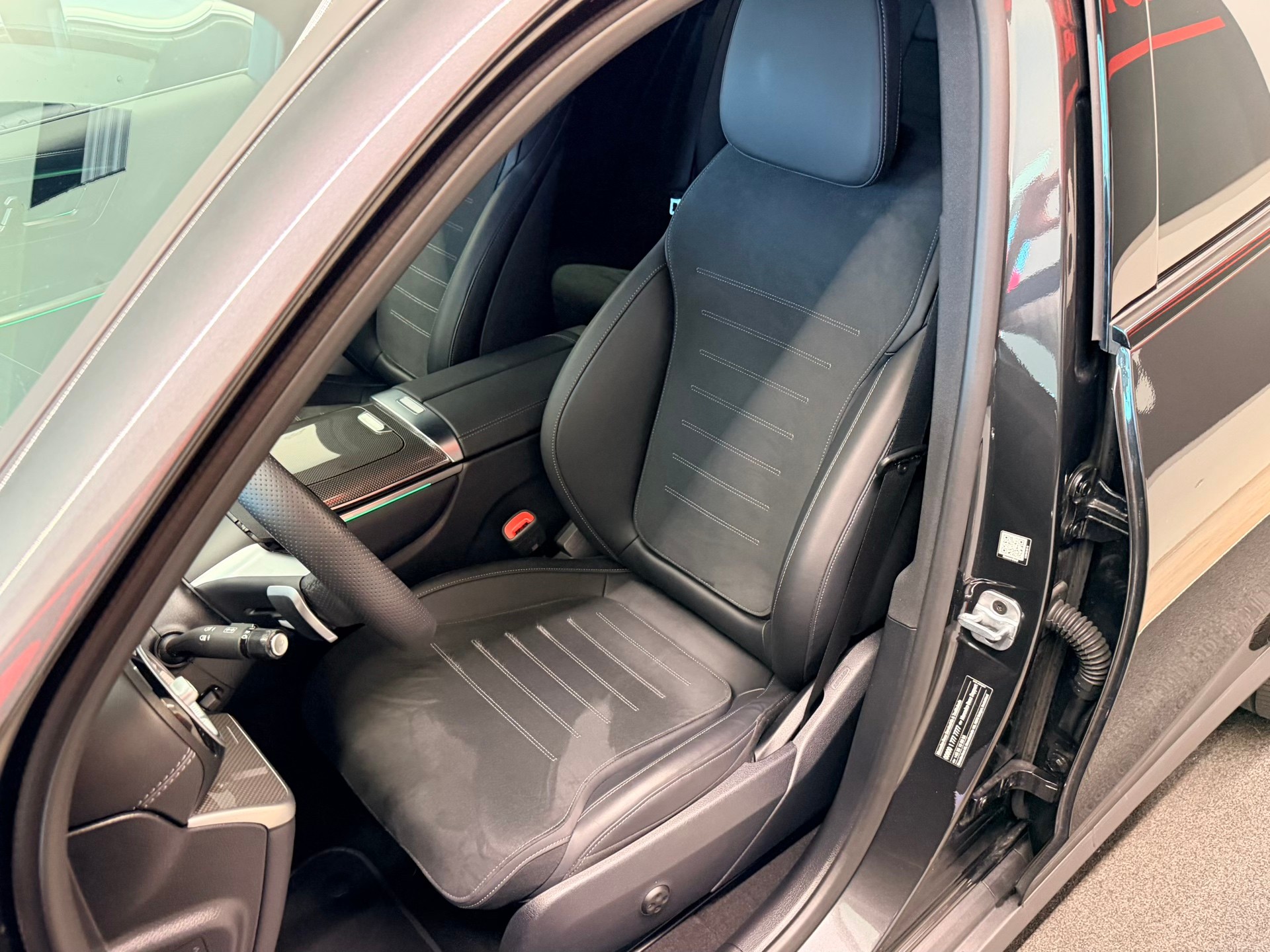 MERCEDES-BENZ GLC 300 d AMG 4Matic 9G-Tronic-image-15