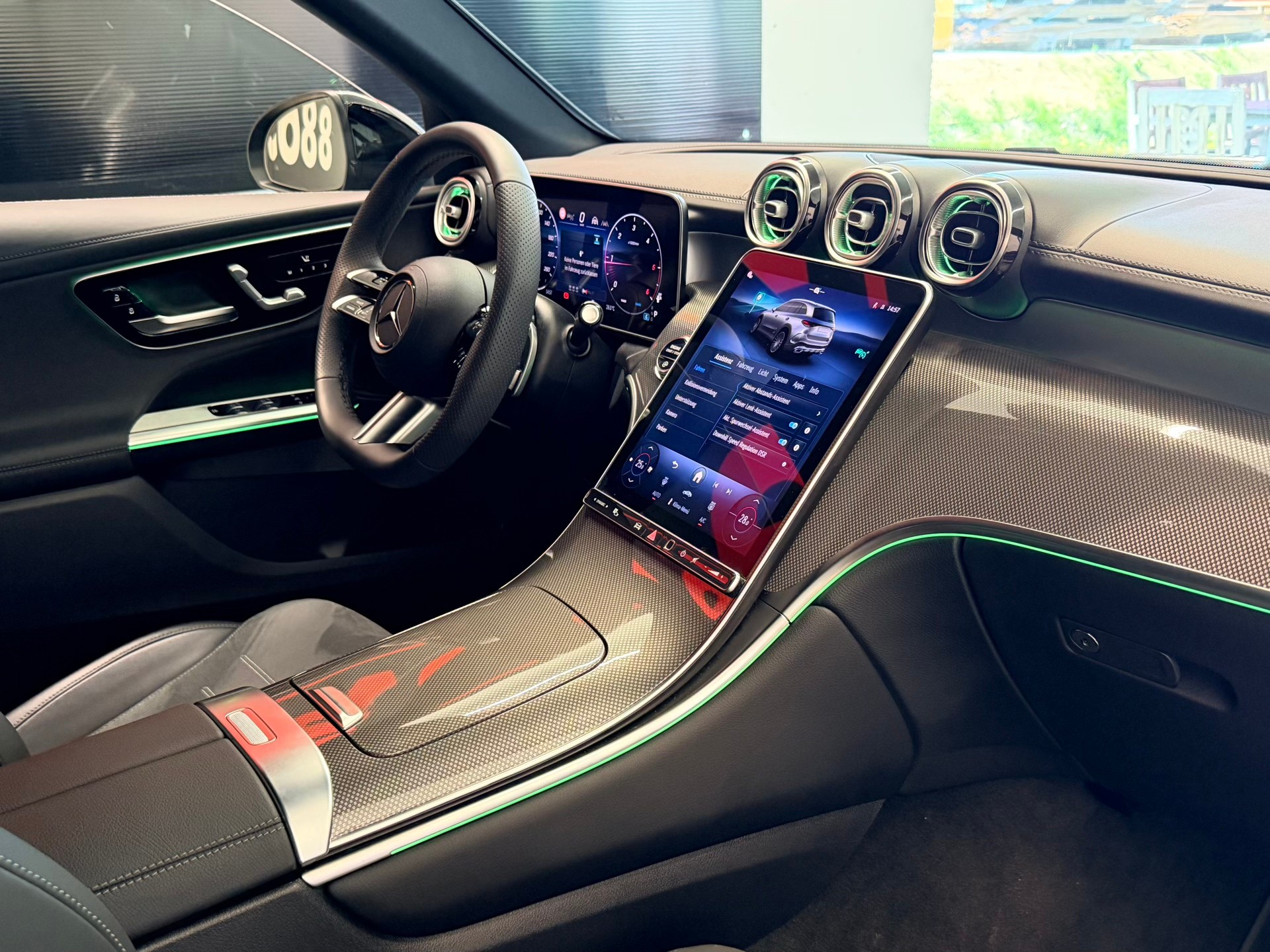 MERCEDES-BENZ GLC 300 d AMG 4Matic 9G-Tronic-image-19