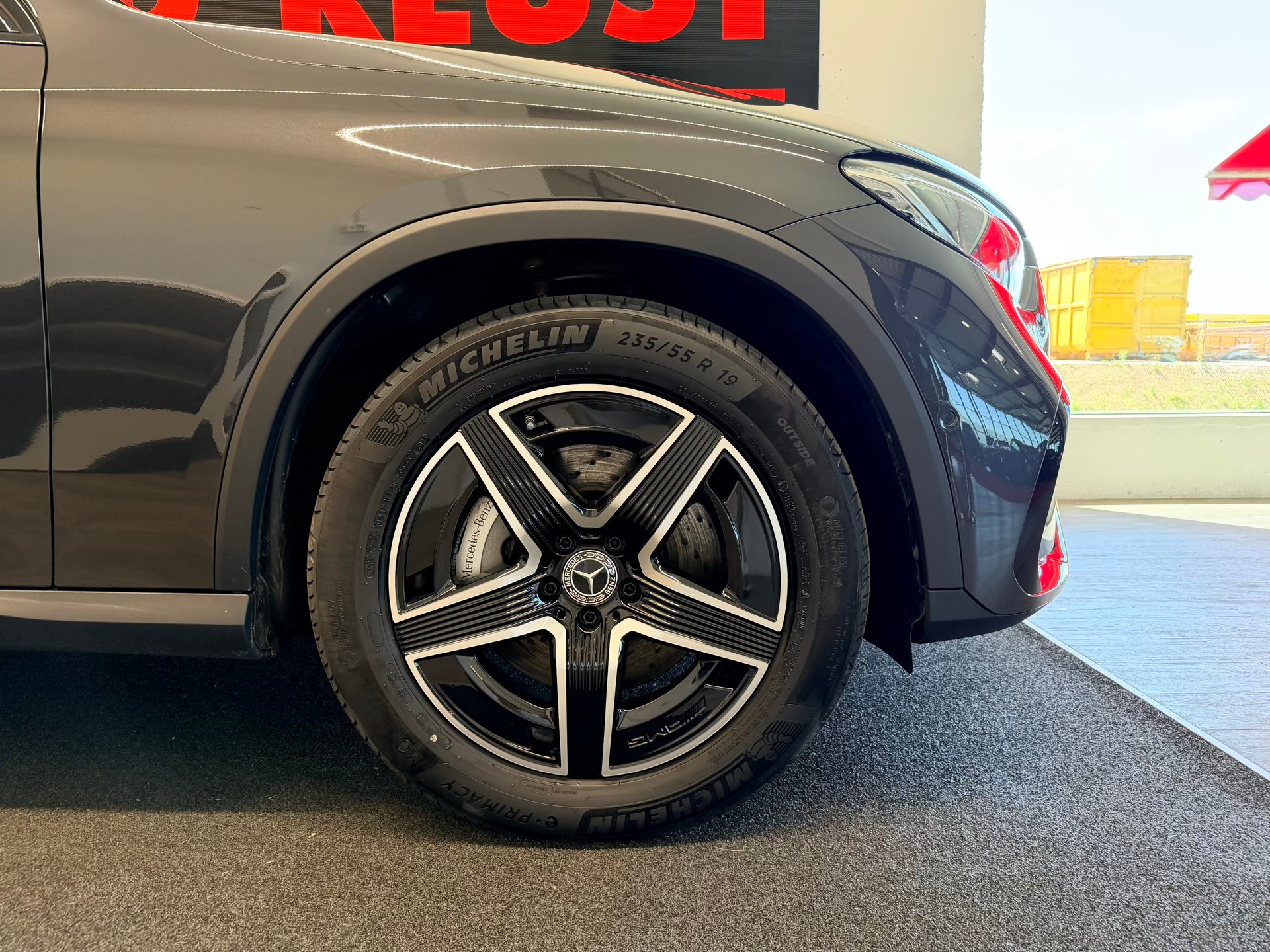 MERCEDES-BENZ GLC 300 d AMG 4Matic 9G-Tronic-image-5
