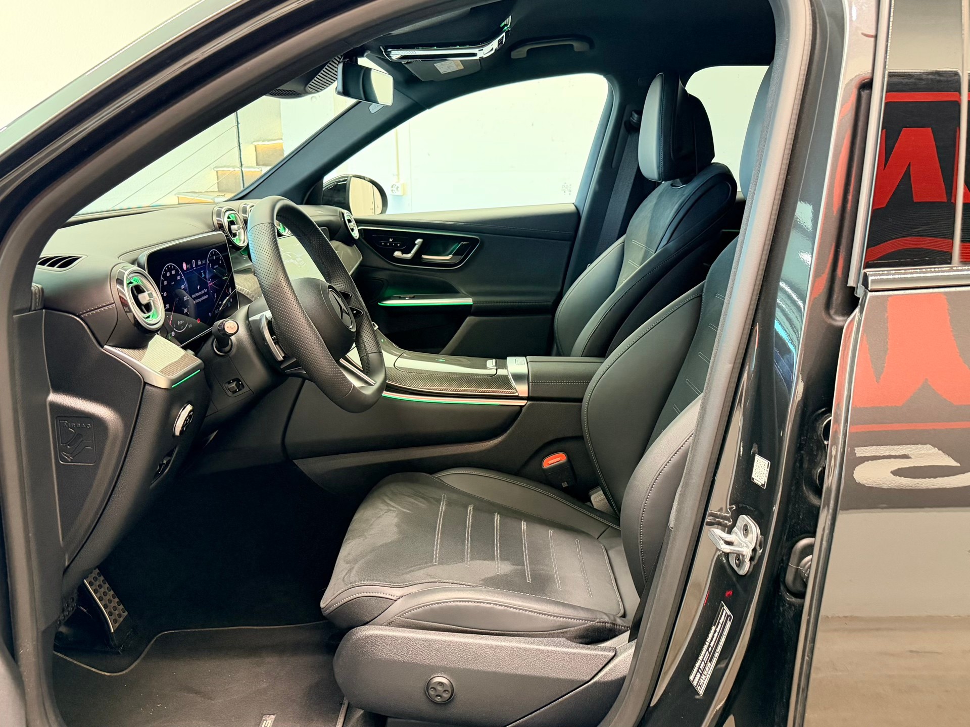 MERCEDES-BENZ GLC 300 d AMG 4Matic 9G-Tronic-image-14