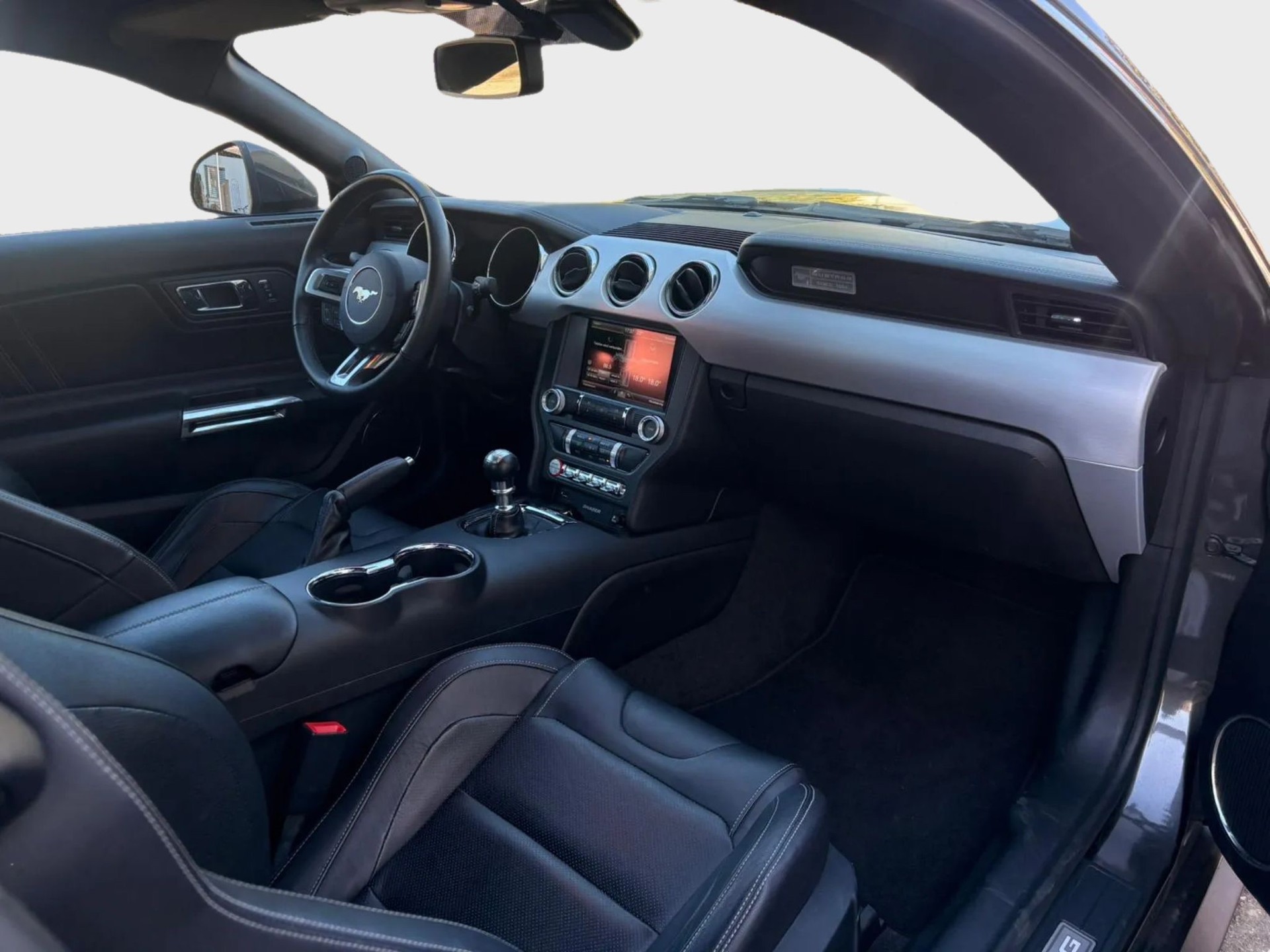 FORD Mustang Fastback 5.0 V8 GT-image-5