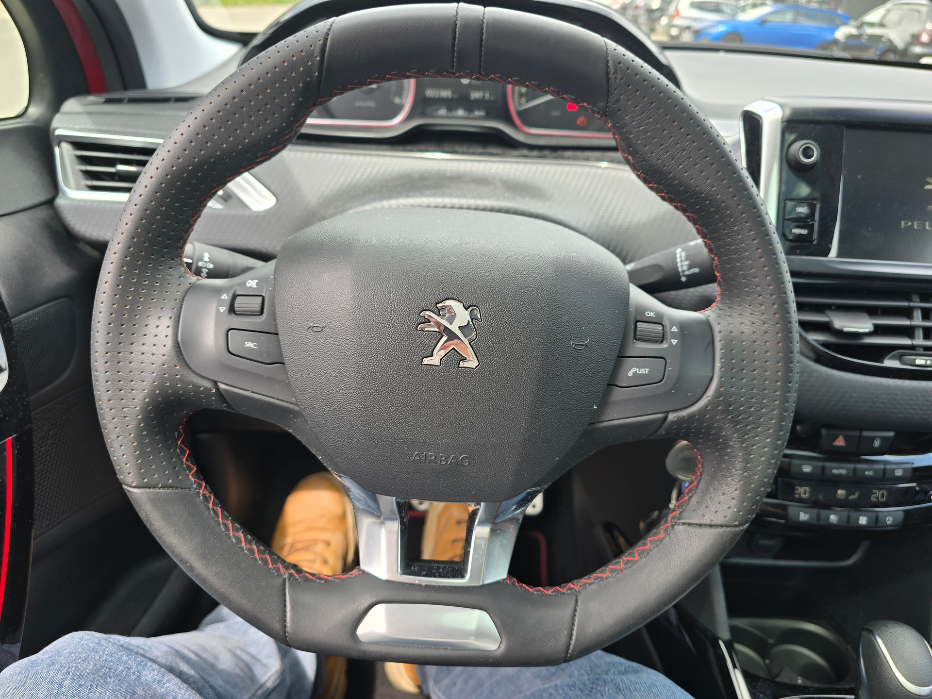 PEUGEOT 2008 1.5 BlueHDi GT Line EAT6-image-10