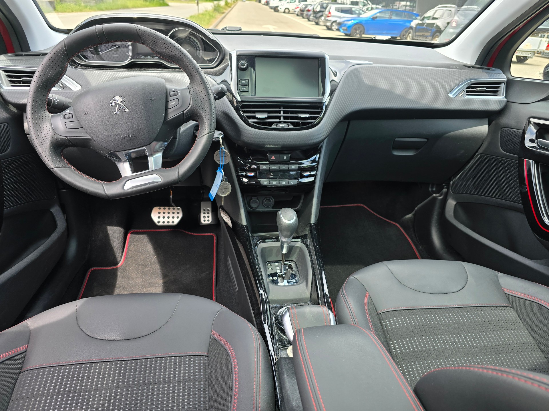 PEUGEOT 2008 1.5 BlueHDi GT Line EAT6-image-8