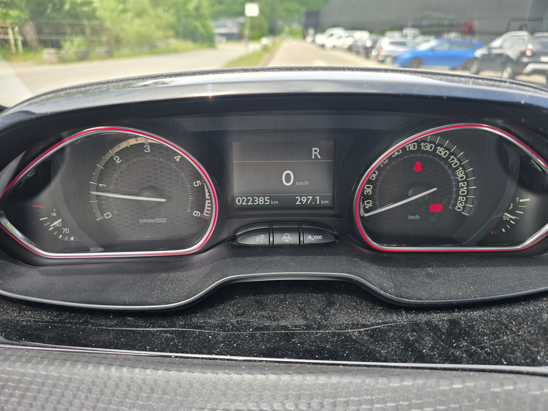 PEUGEOT 2008 1.5 BlueHDi GT Line EAT6-image-12