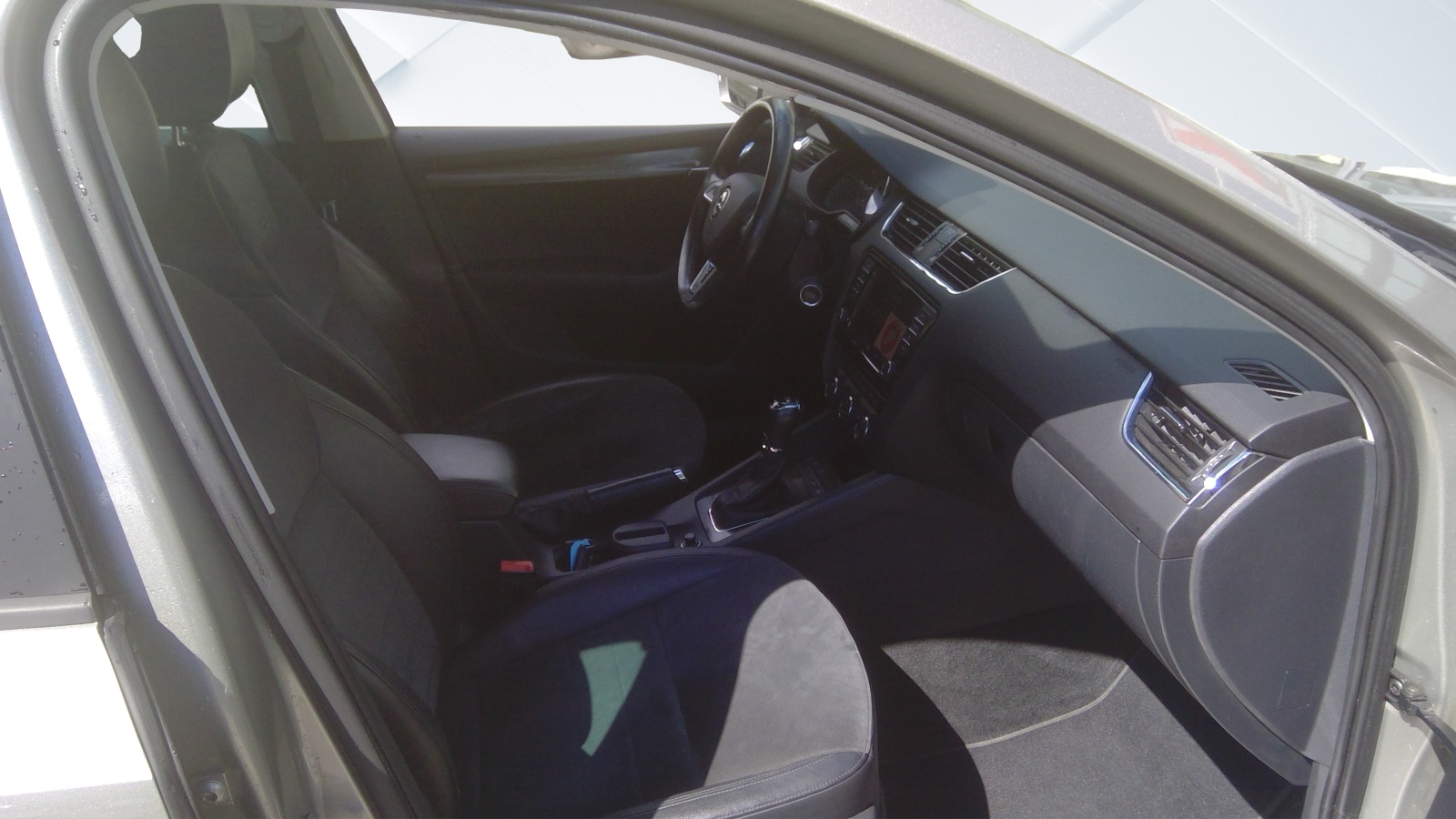 SKODA Octavia Combi 1.8 TSI Scout 4x4 DSG-image-4