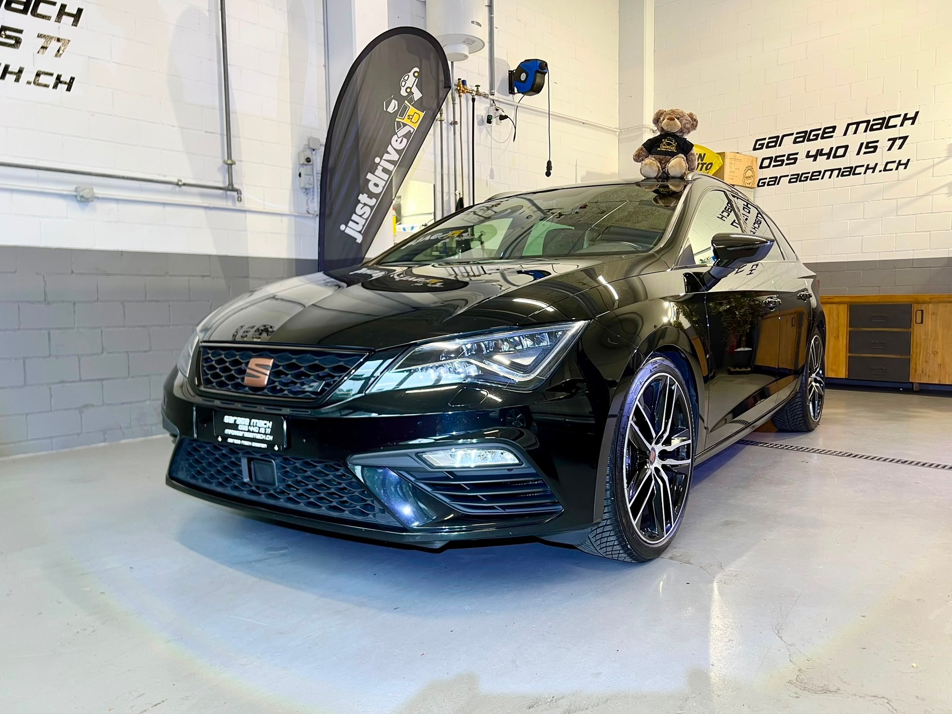 SEAT Leon ST 2.0 TSI Cupra 300 4 Drive DSG ✅-showroom-element-1