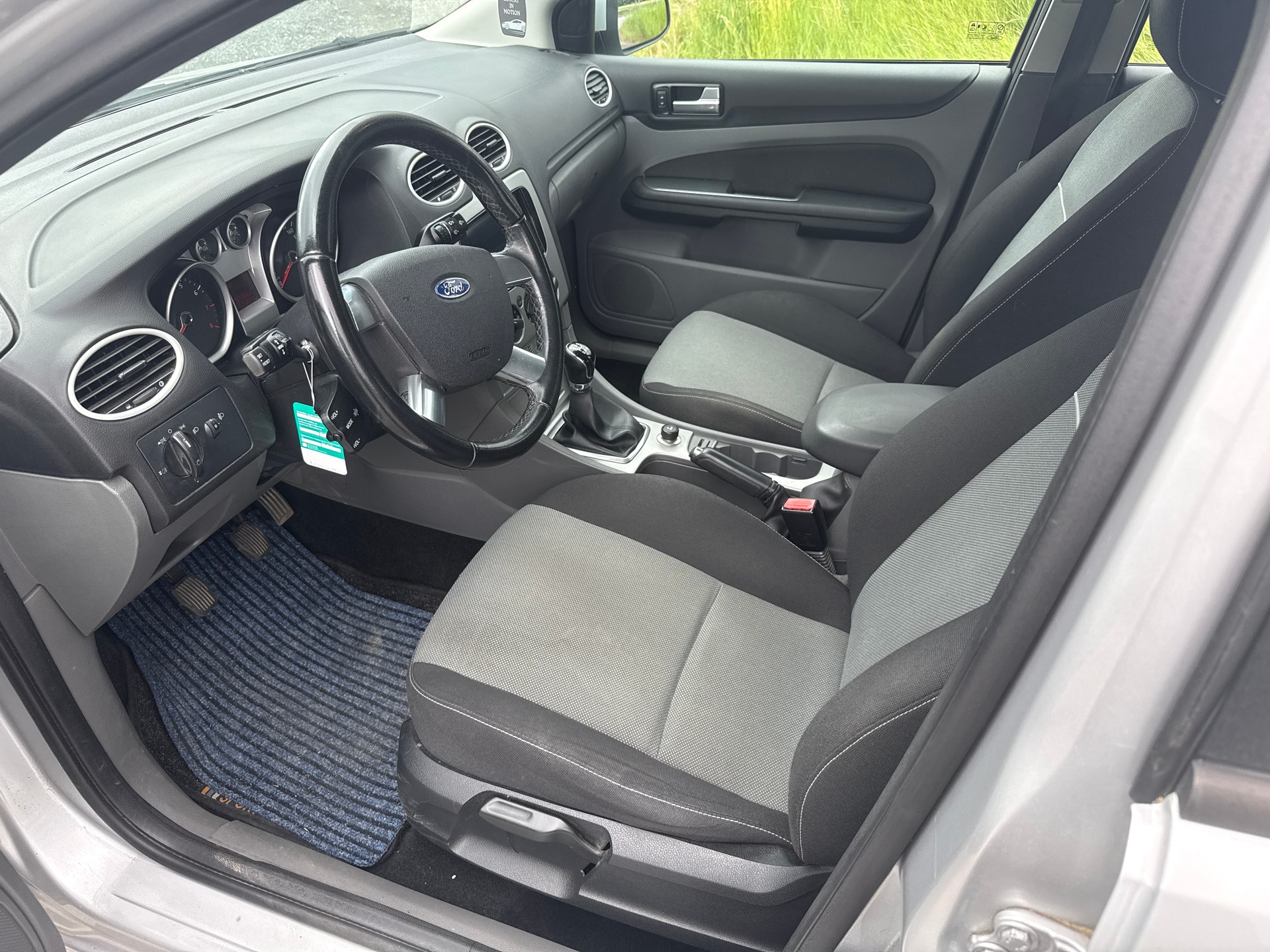 FORD Focus 1.6i Carving-image-7