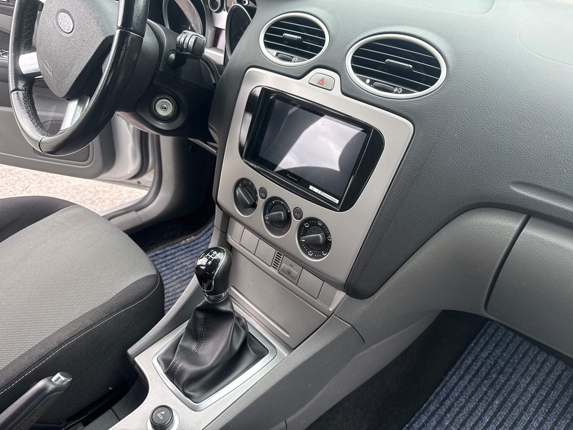 FORD Focus 1.6i Carving-image-9