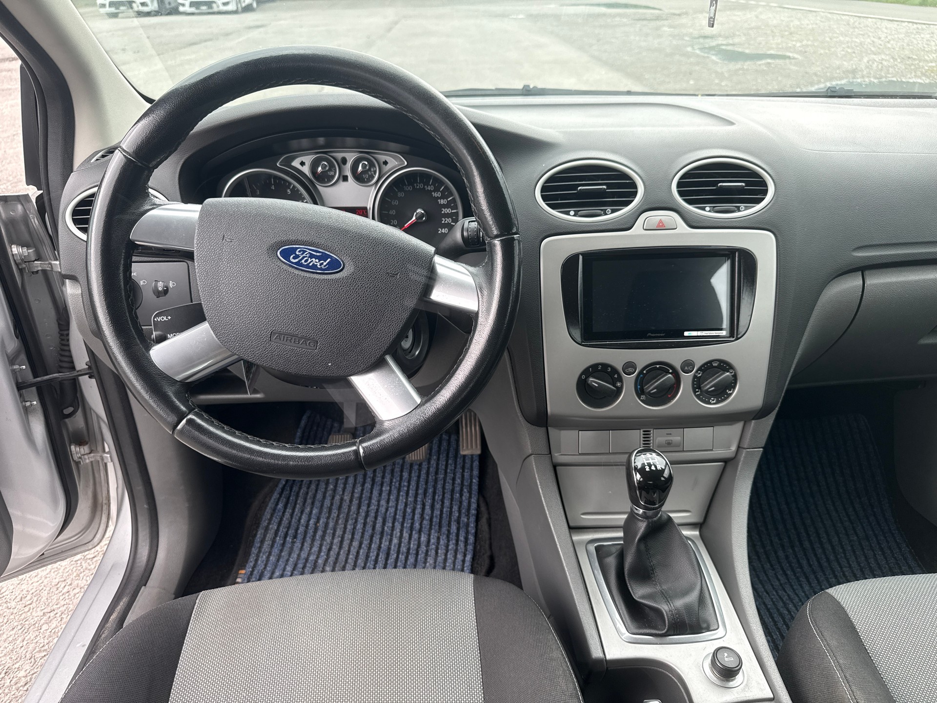 FORD Focus 1.6i Carving-image-8