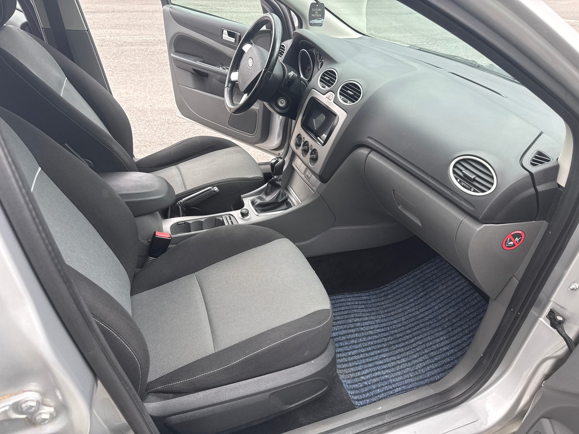 FORD Focus 1.6i Carving-image-10