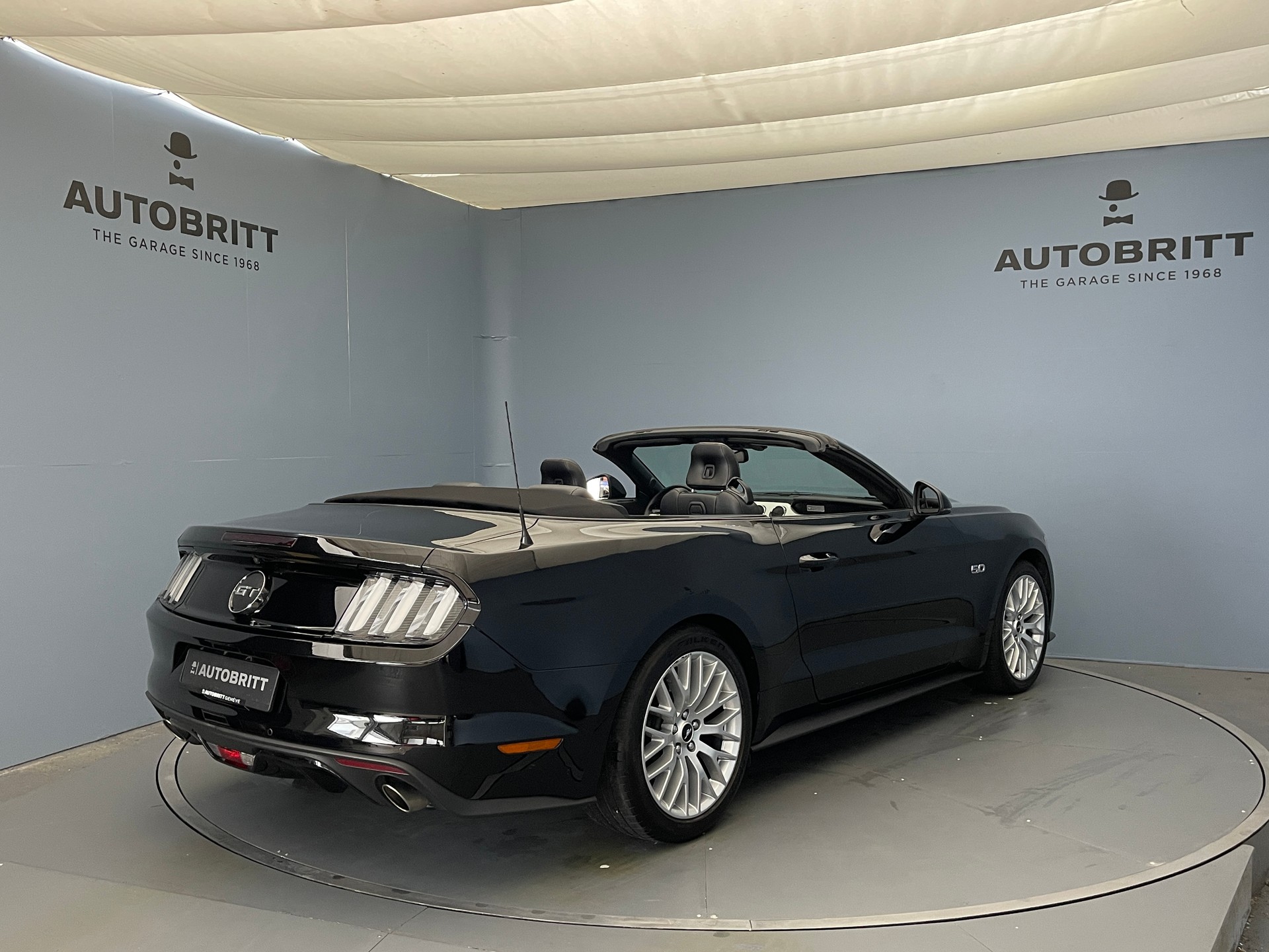 FORD Mustang Convertible 5.0 V8 GT-image-5