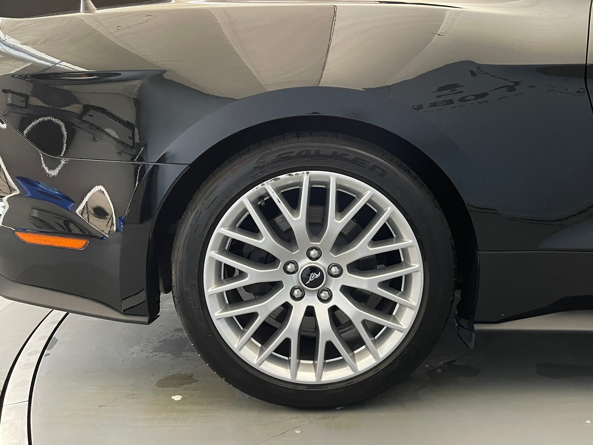 FORD Mustang Convertible 5.0 V8 GT-image-14