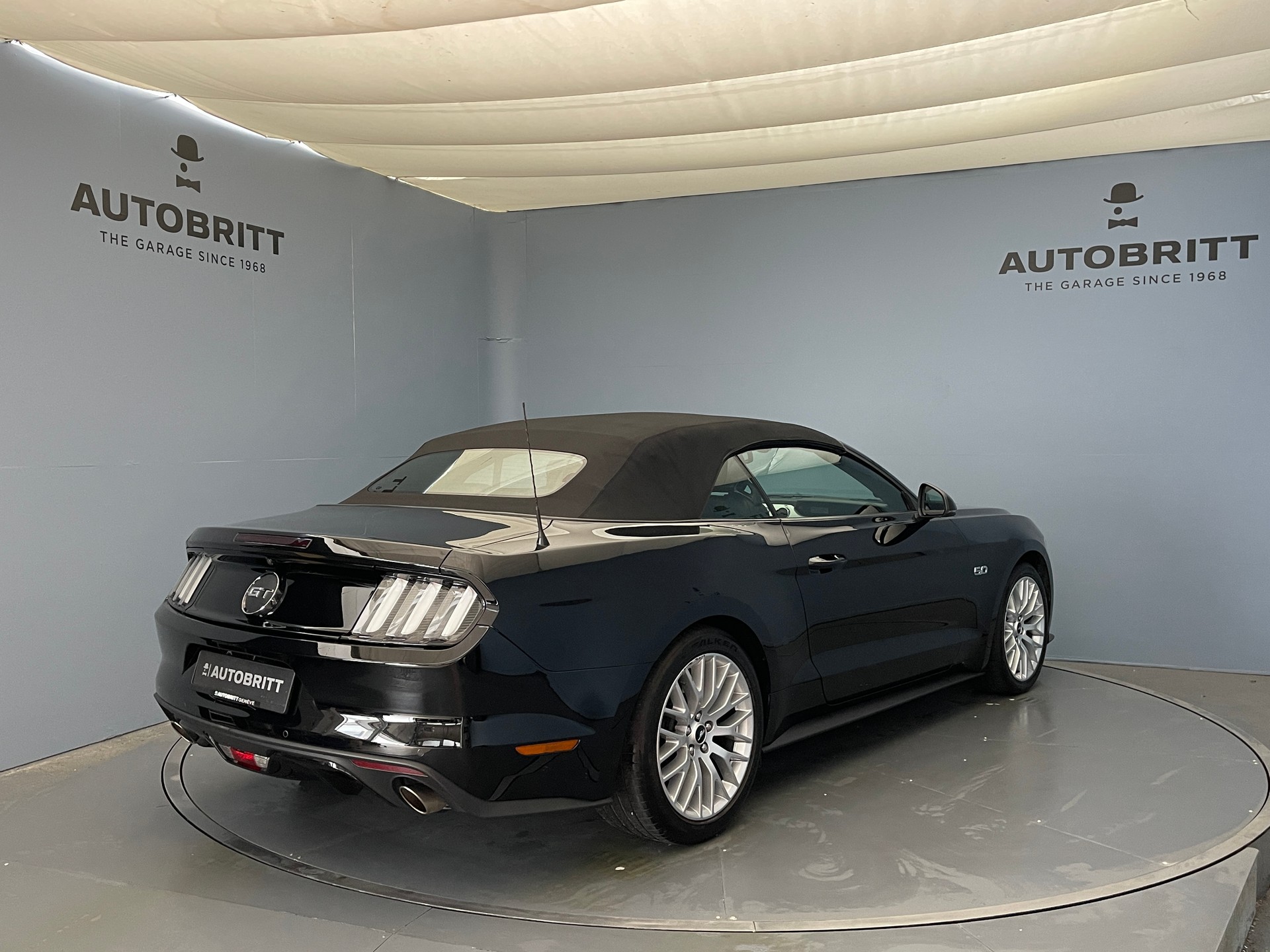 FORD Mustang Convertible 5.0 V8 GT-image-6
