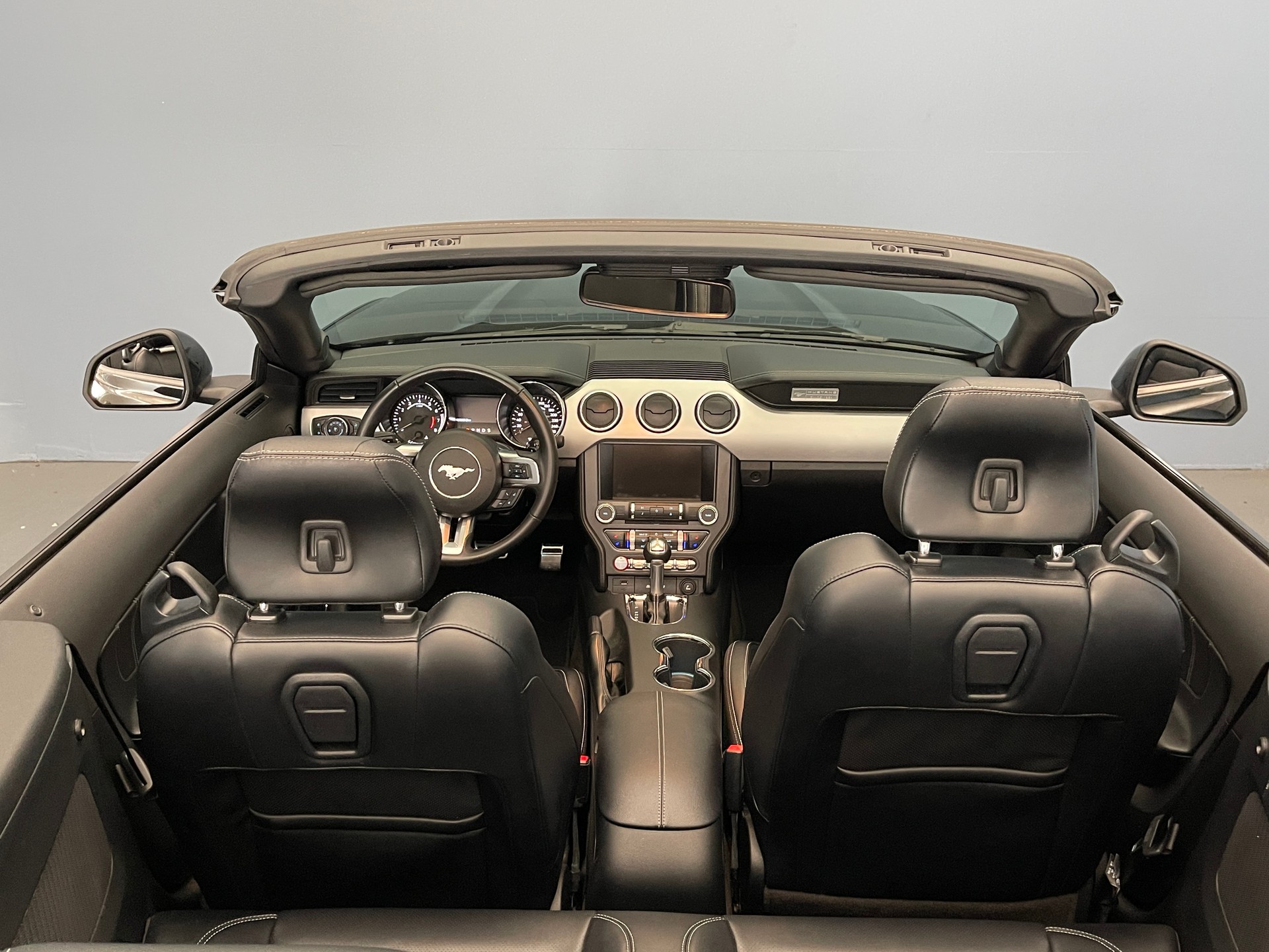 FORD Mustang Convertible 5.0 V8 GT-image-10