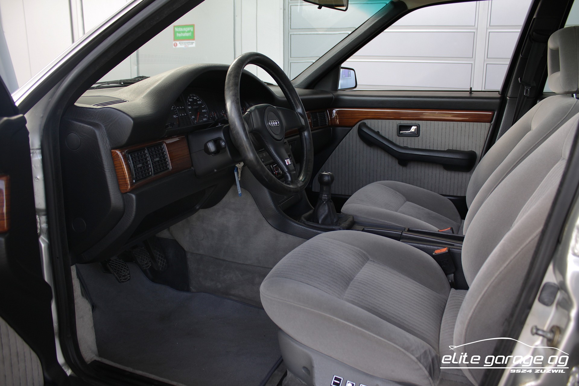 AUDI 200 Avant Turbo 20V quattro-image-13