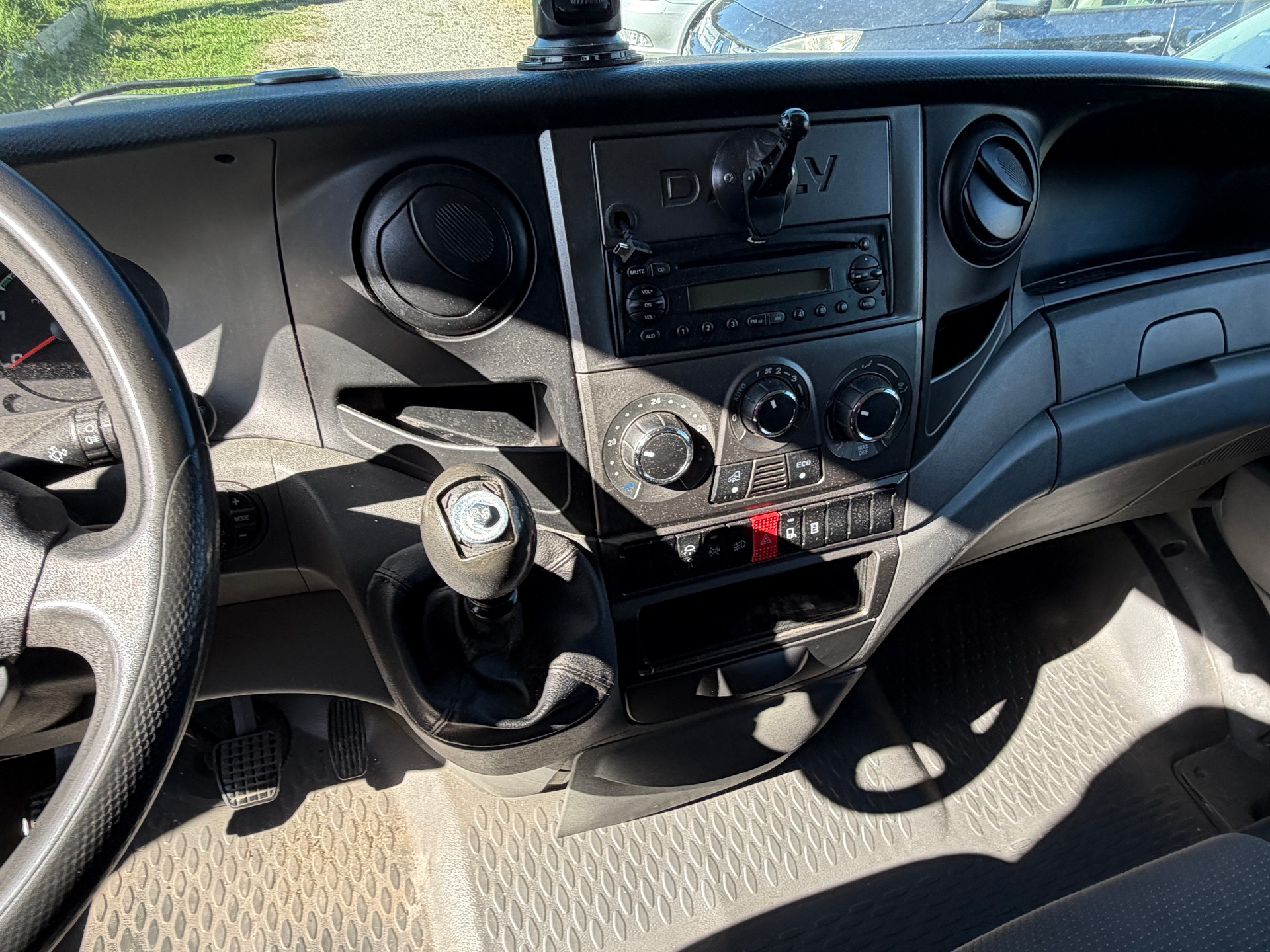 IVECO 35 S 15-image-7