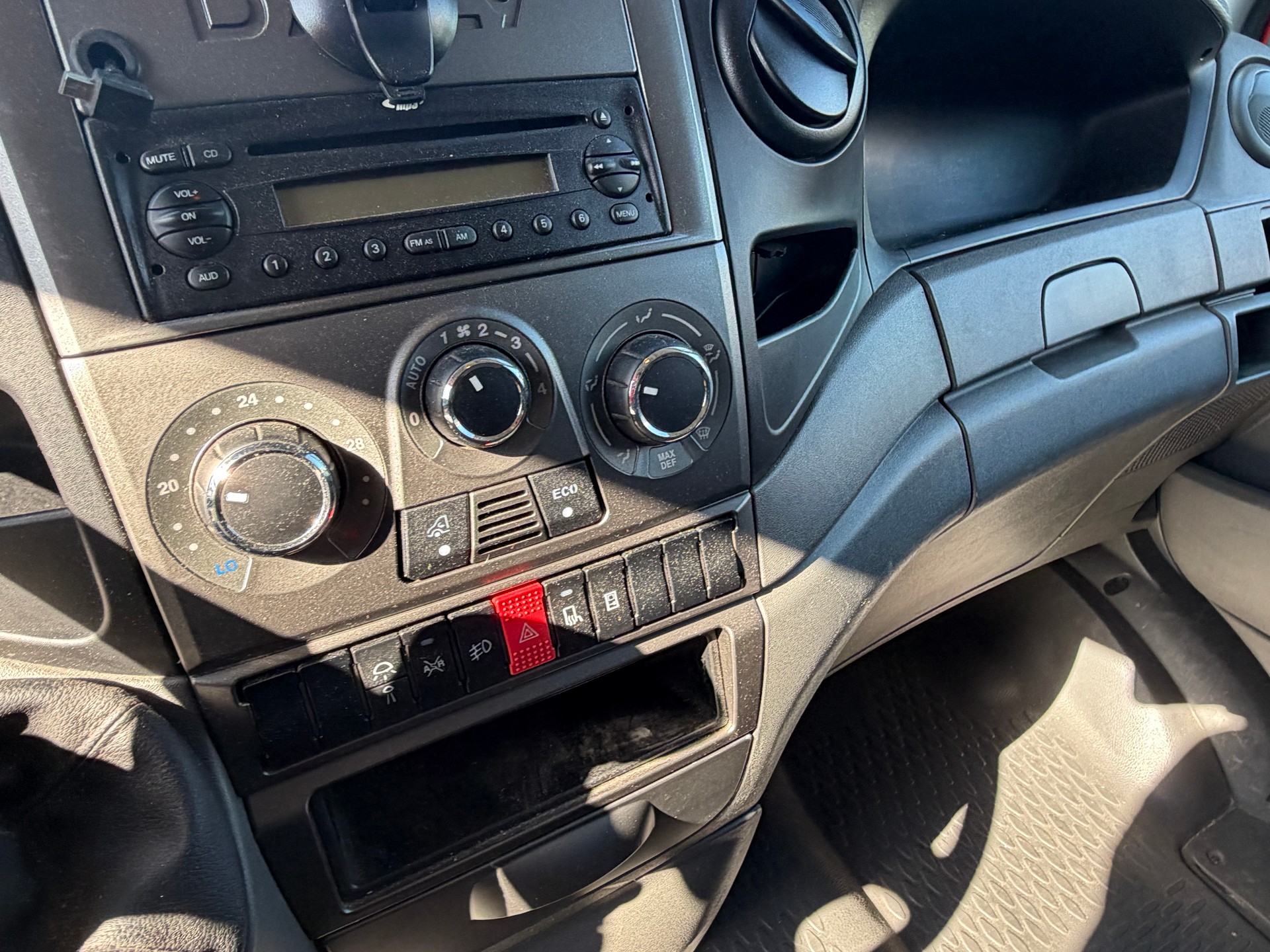 IVECO 35 S 15-image-6